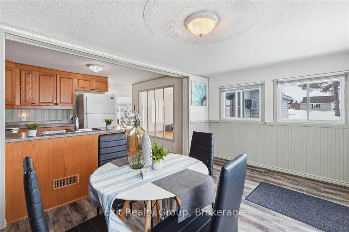 1083 Lakeside Drive