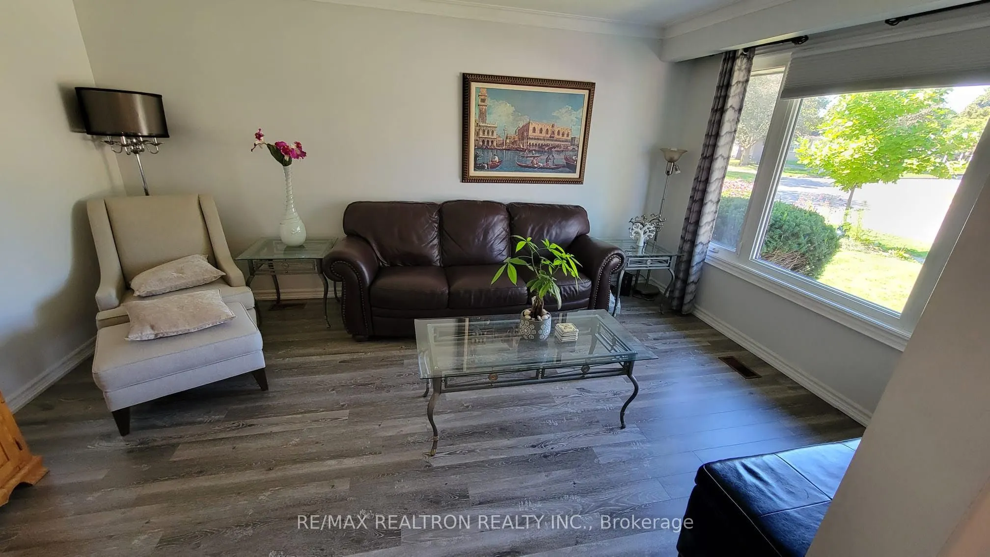 65 Mcilwraith Crescent