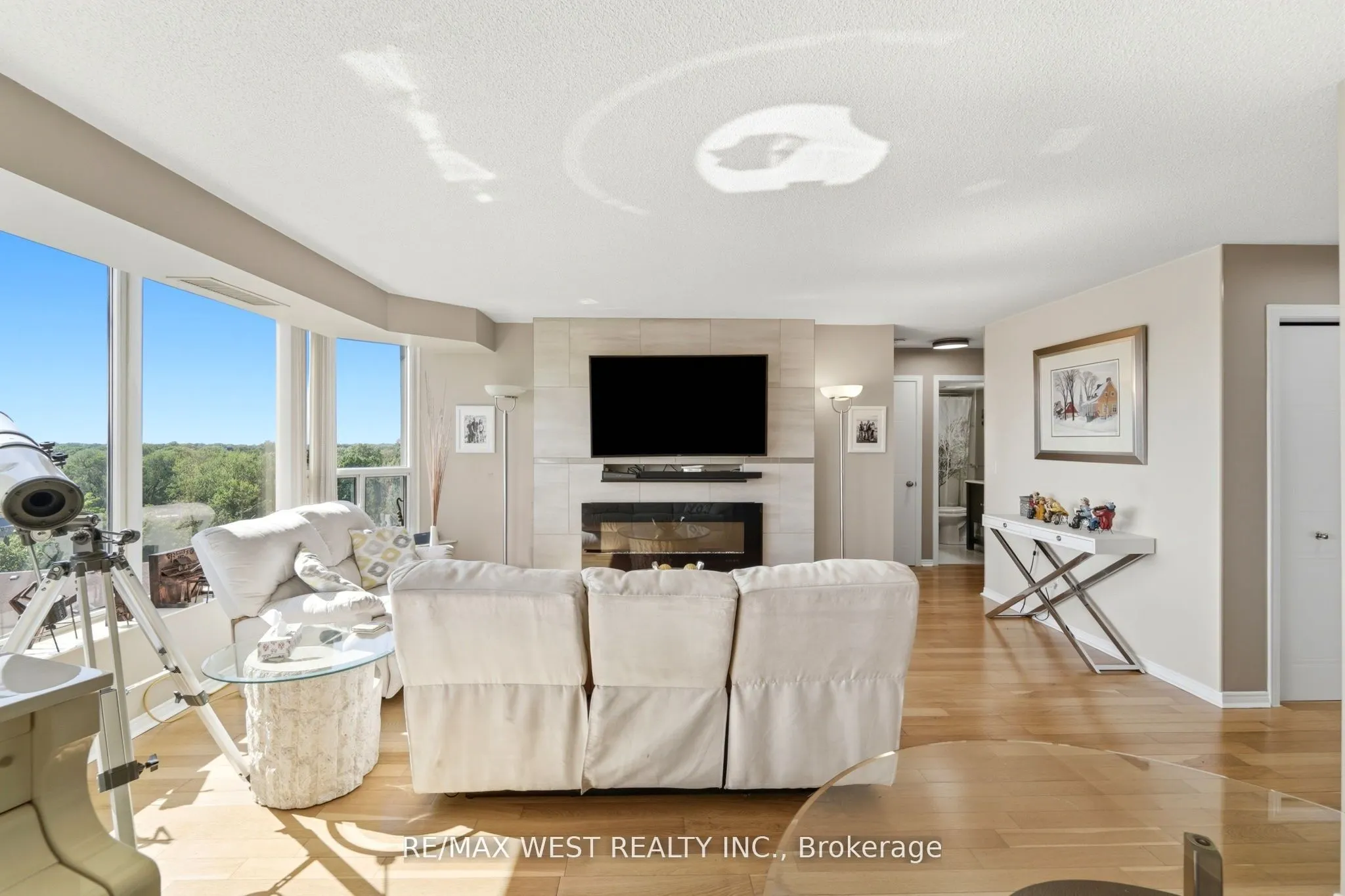 81 Scott Street #808