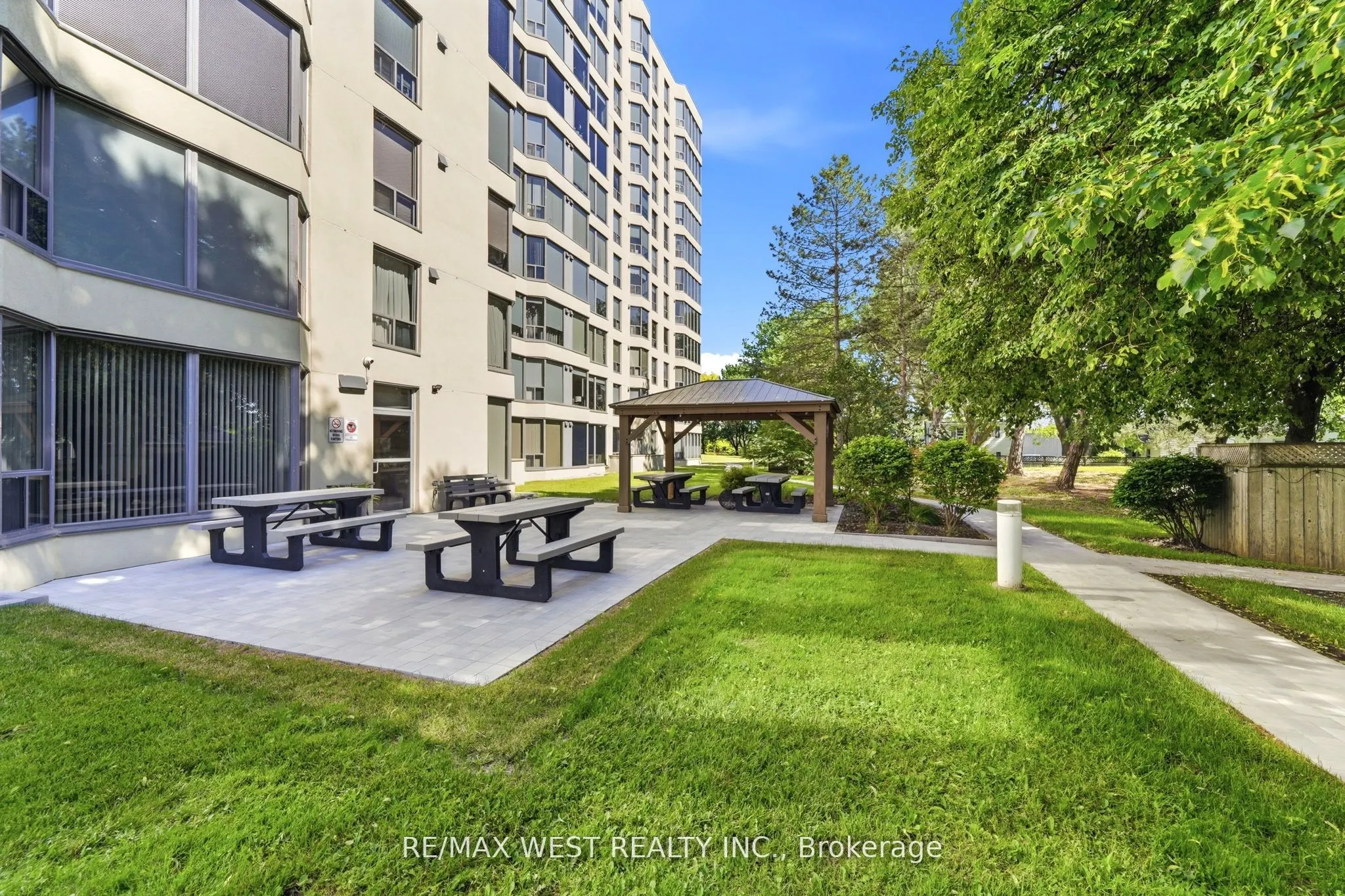 81 Scott Street #808