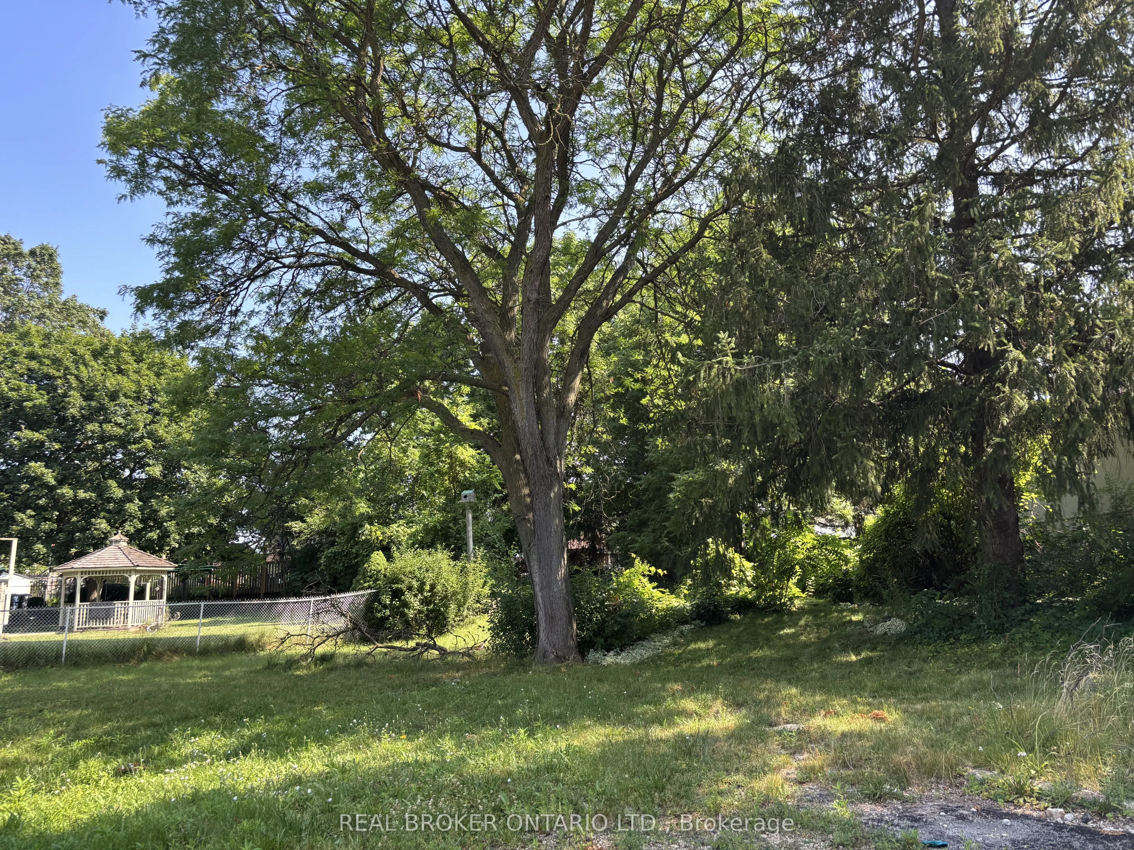 6 Sherwood Drive