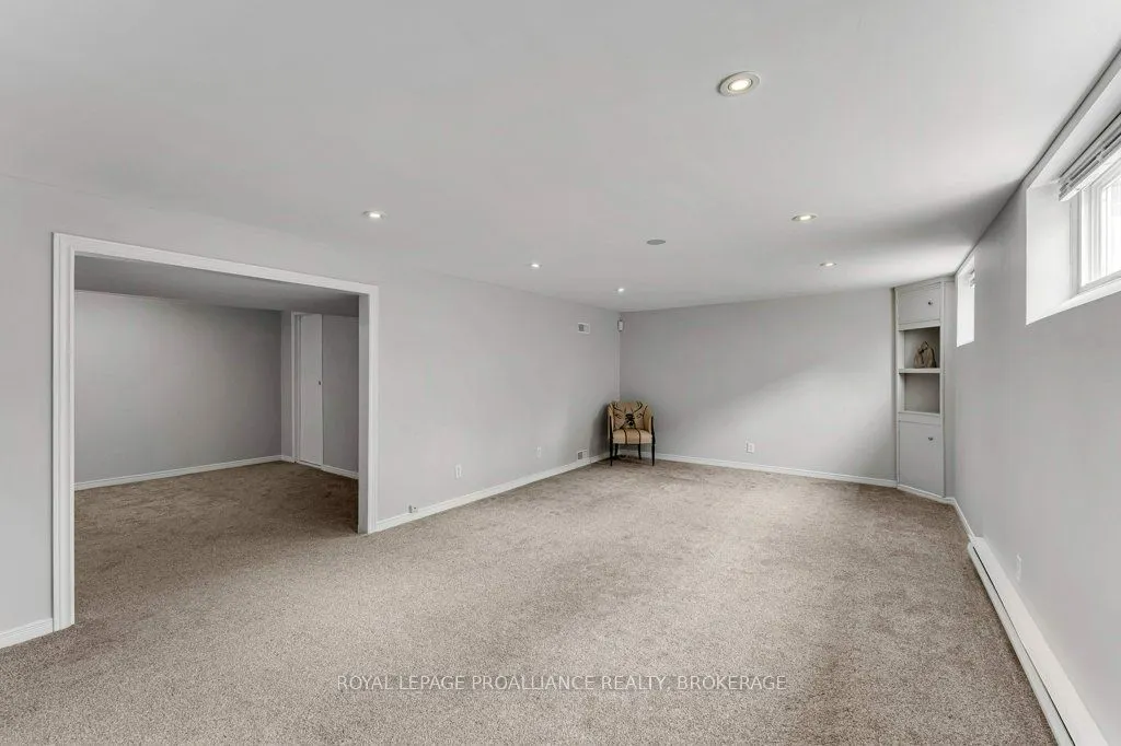 302 Arrowhead Place