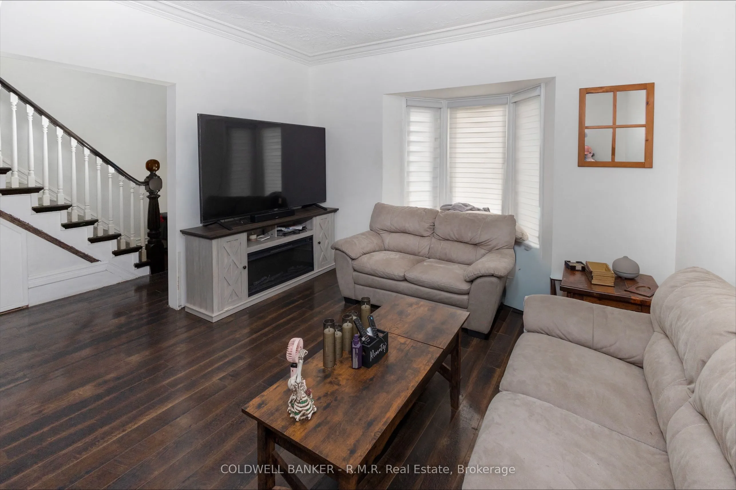 52 Glenelg Street E