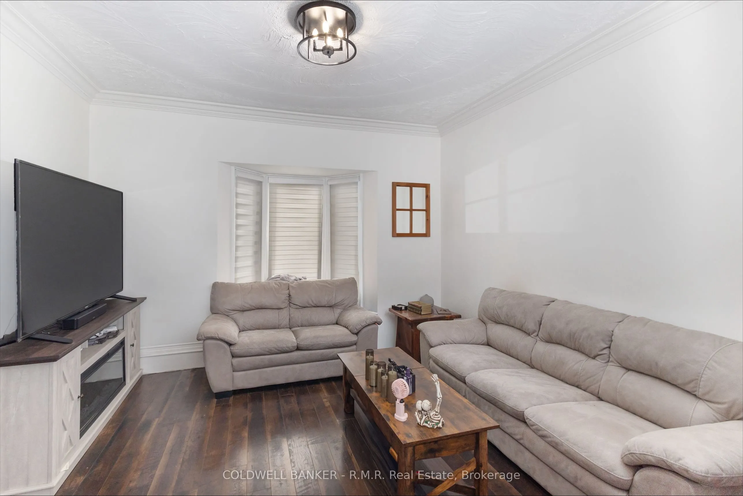 52 Glenelg Street E