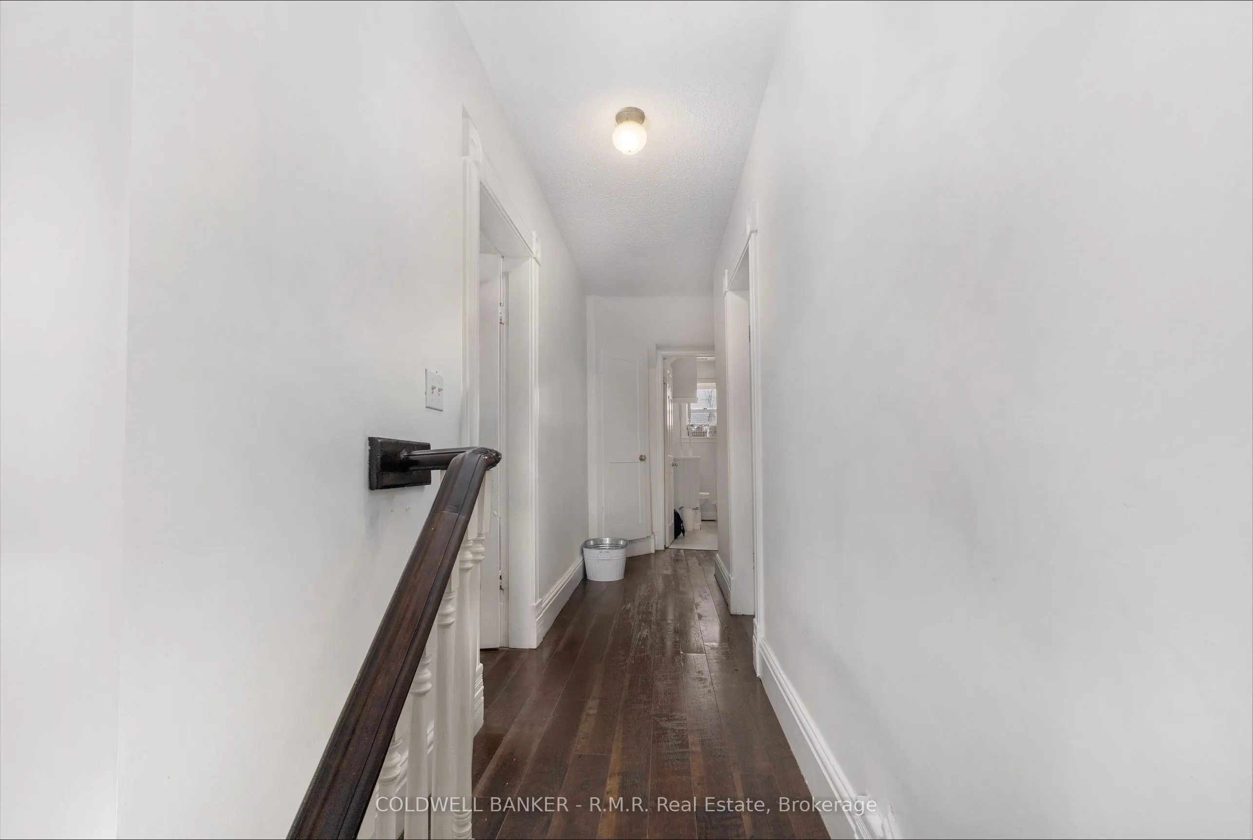 52 Glenelg Street E