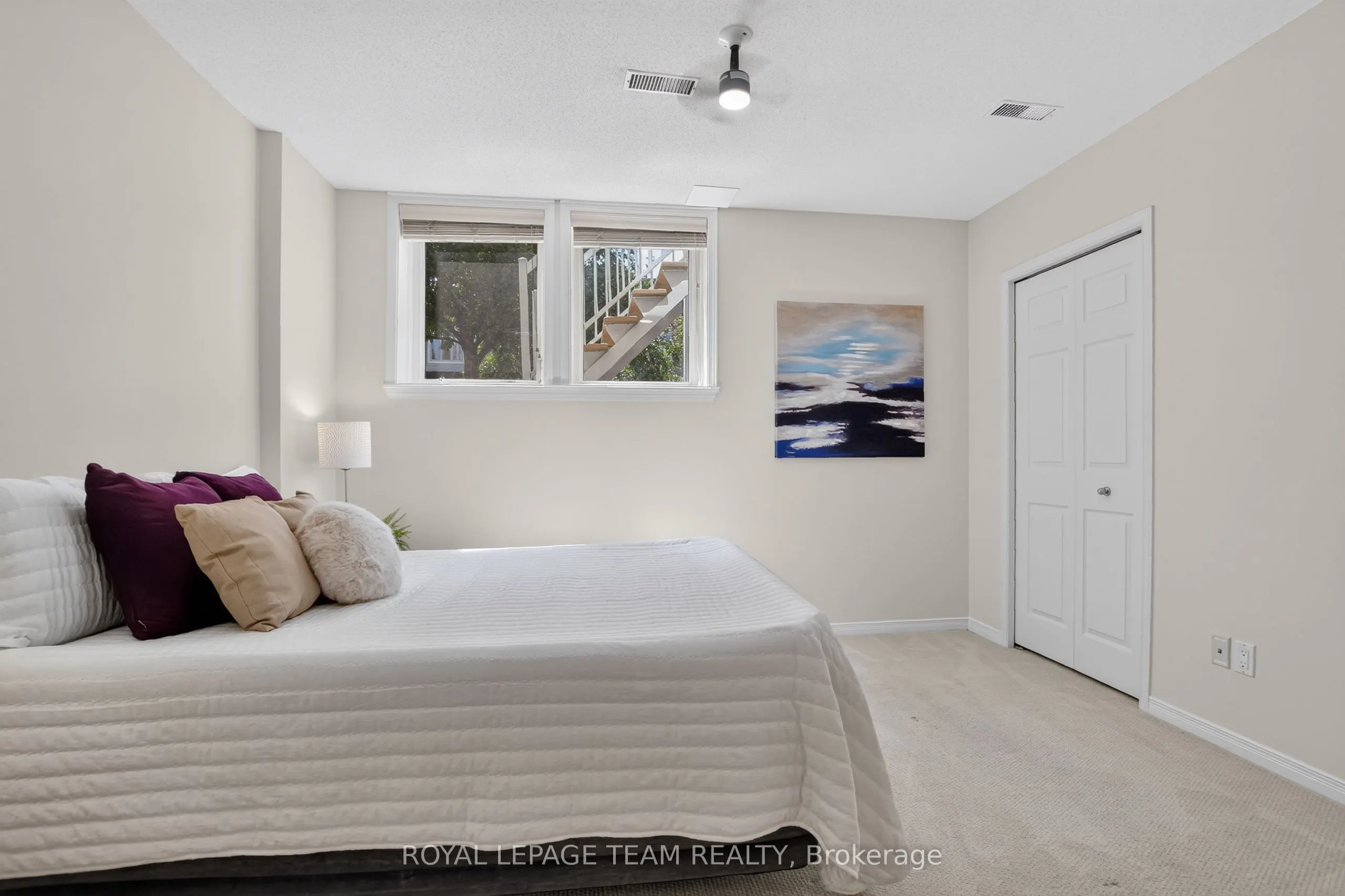 255 Deercroft Avenue #1