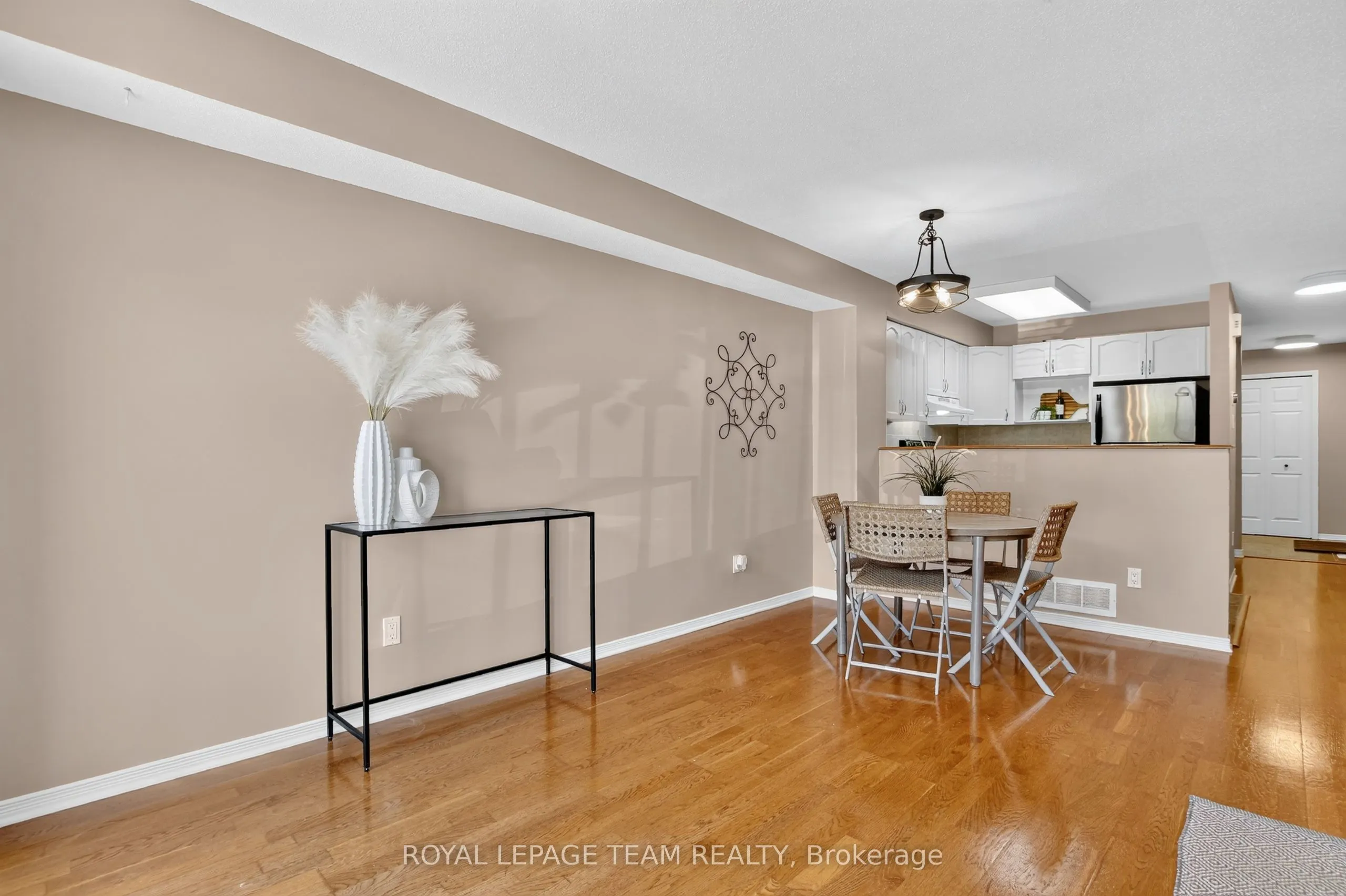 255 Deercroft Avenue #1