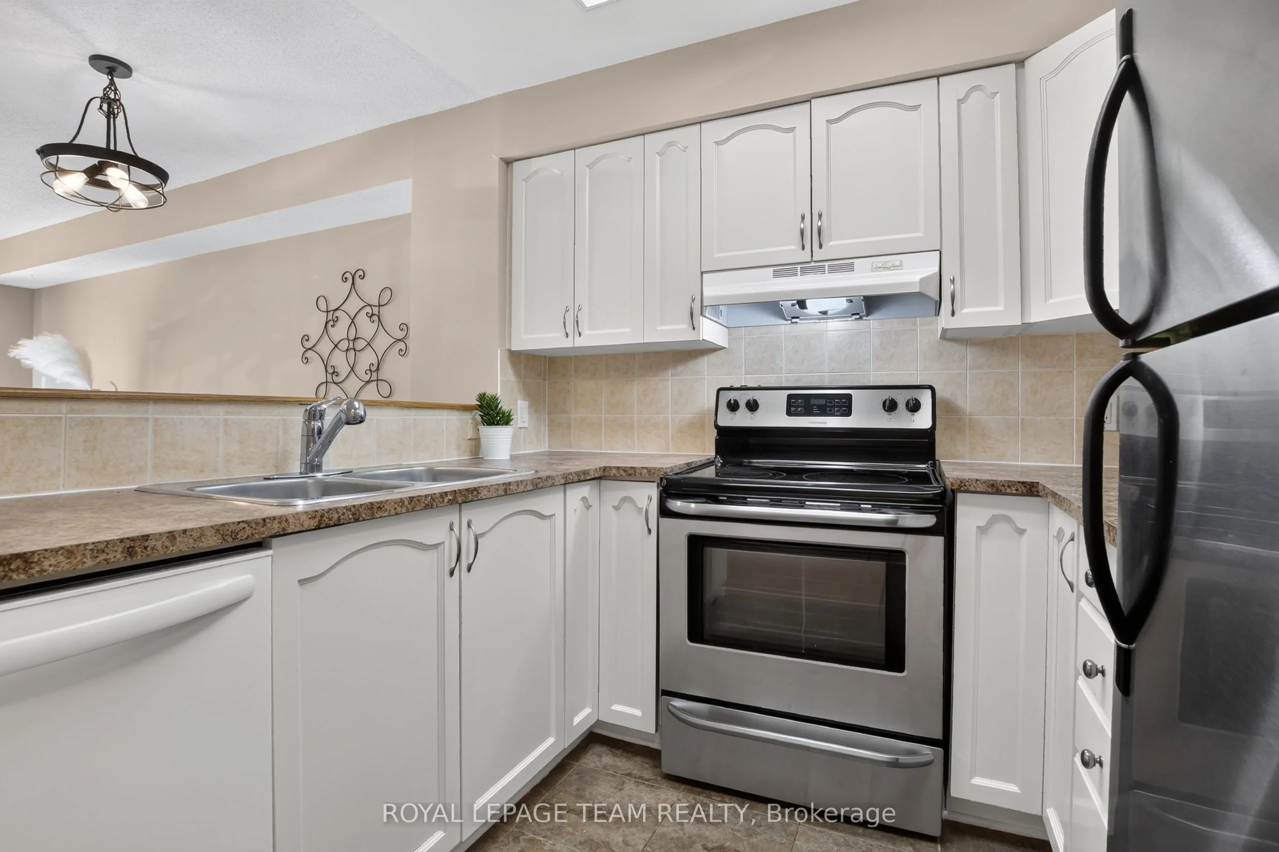 255 Deercroft Avenue #1