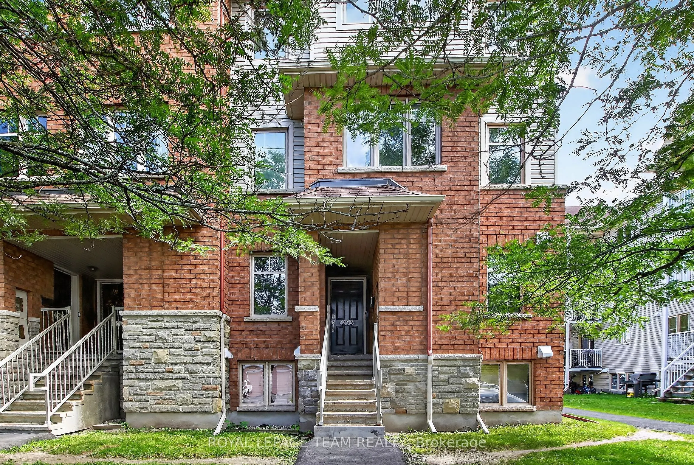 255 Deercroft Avenue #1