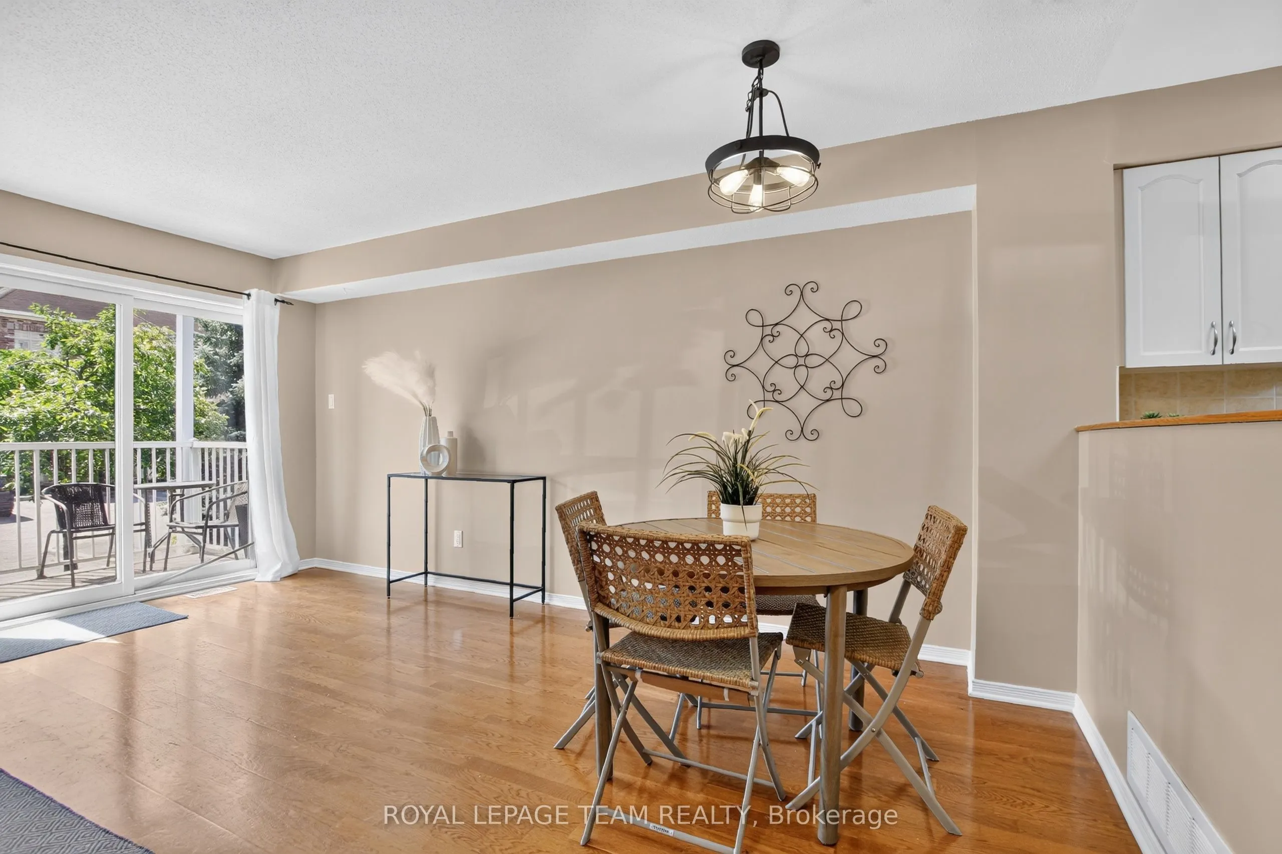 255 Deercroft Avenue #1