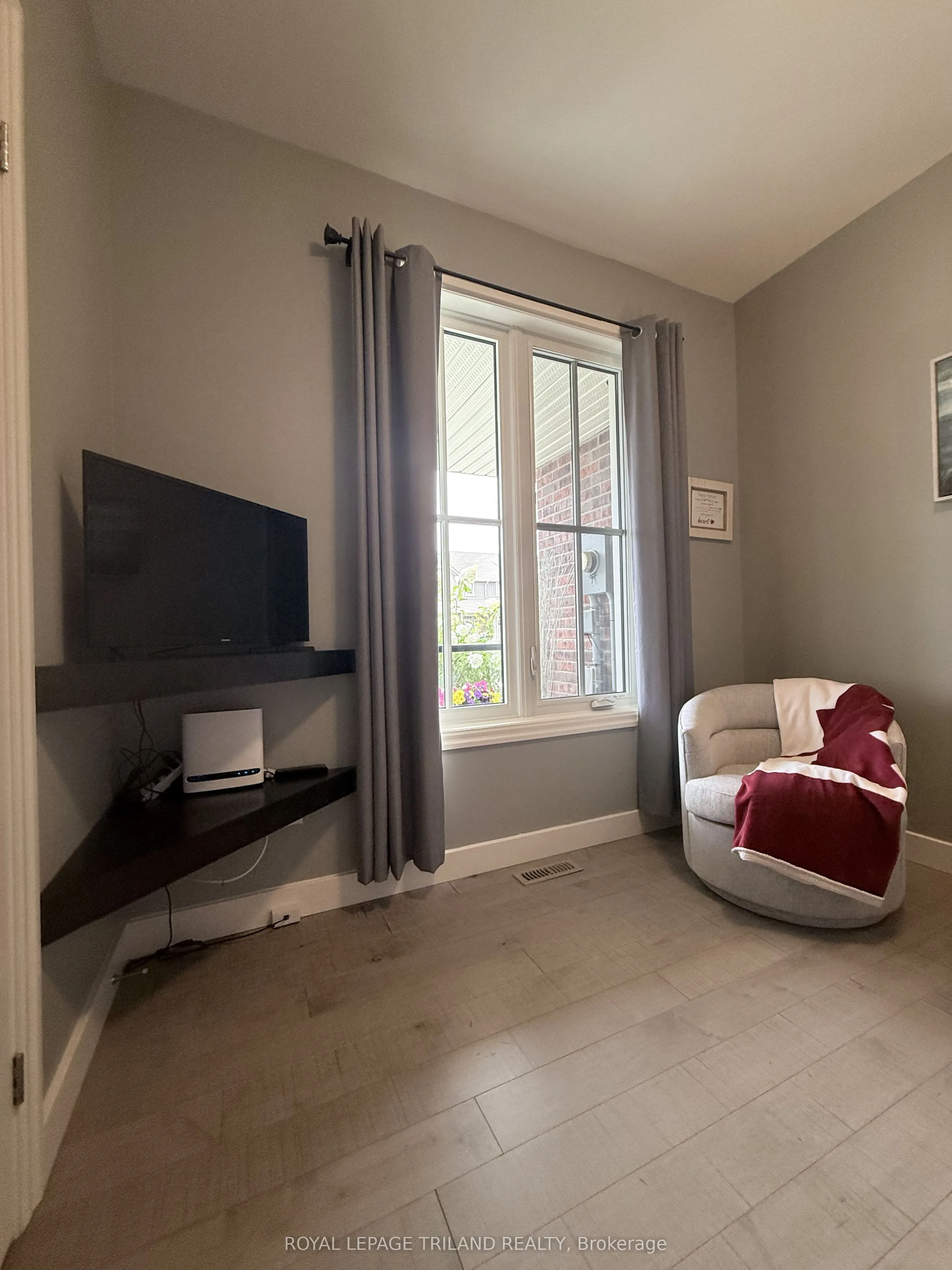 32 Charter Creek Court