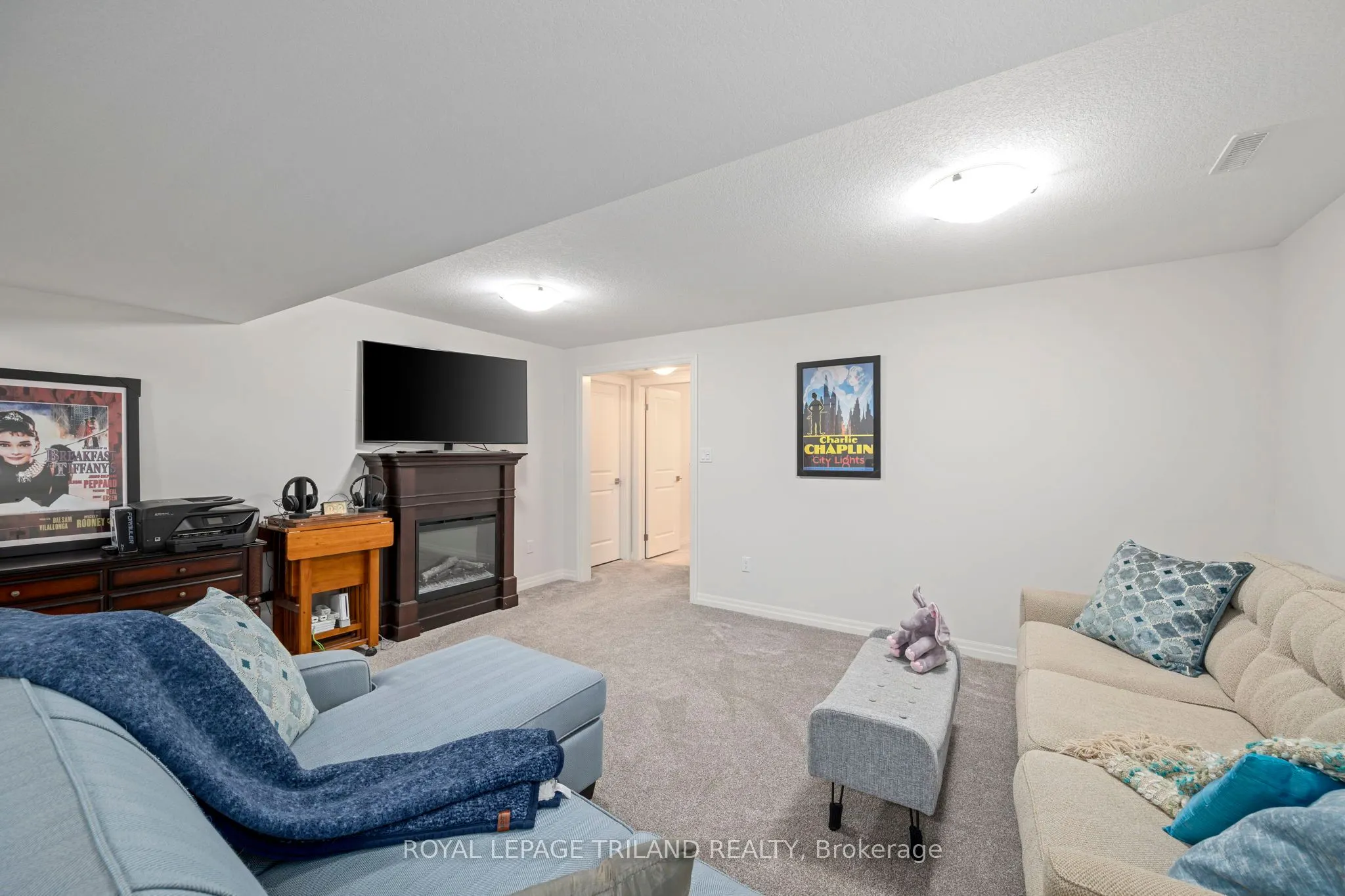 32 Charter Creek Court