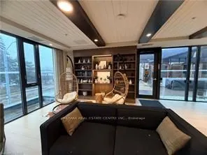 741 King Street W #301