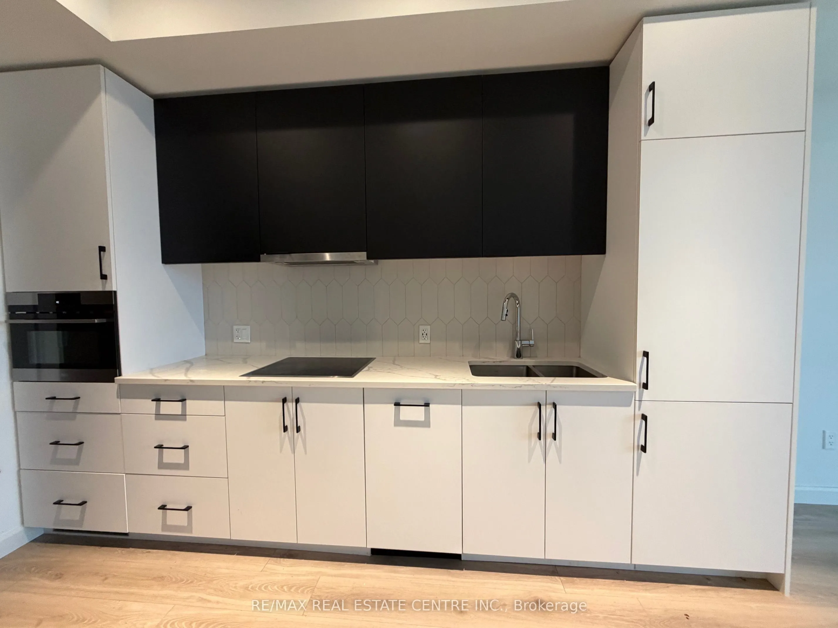 741 King Street W #301