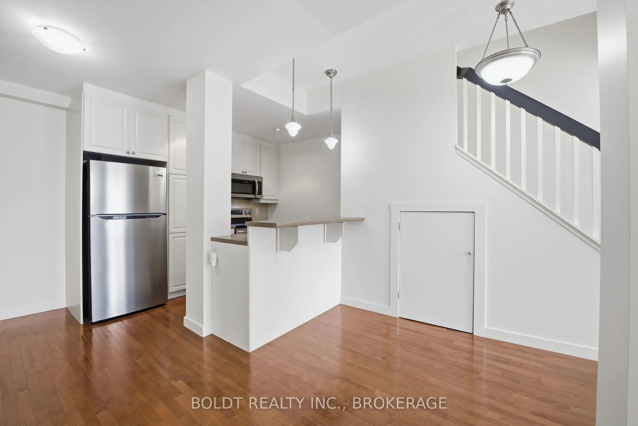 49 ONTARIO Street #8