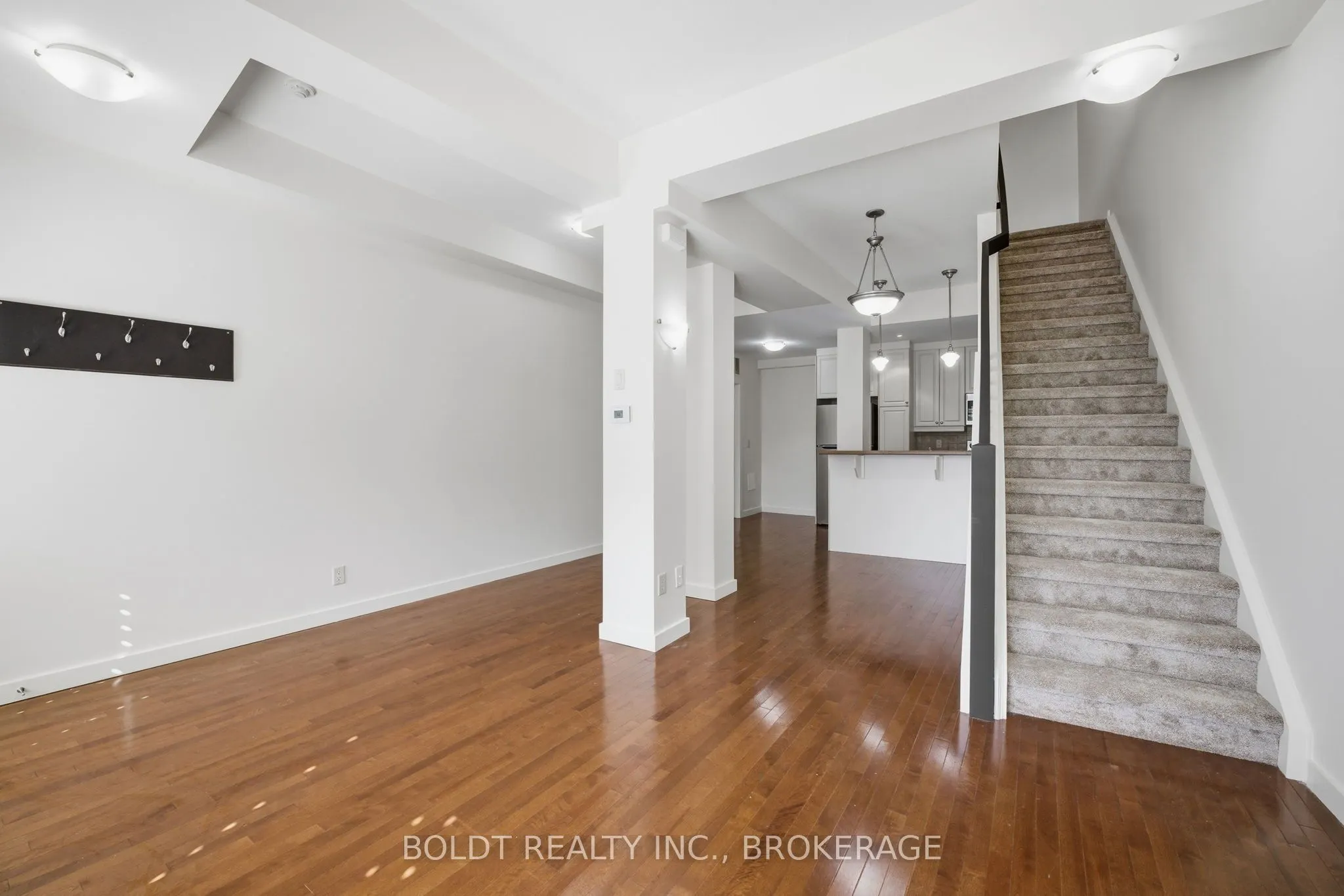 49 ONTARIO Street #8