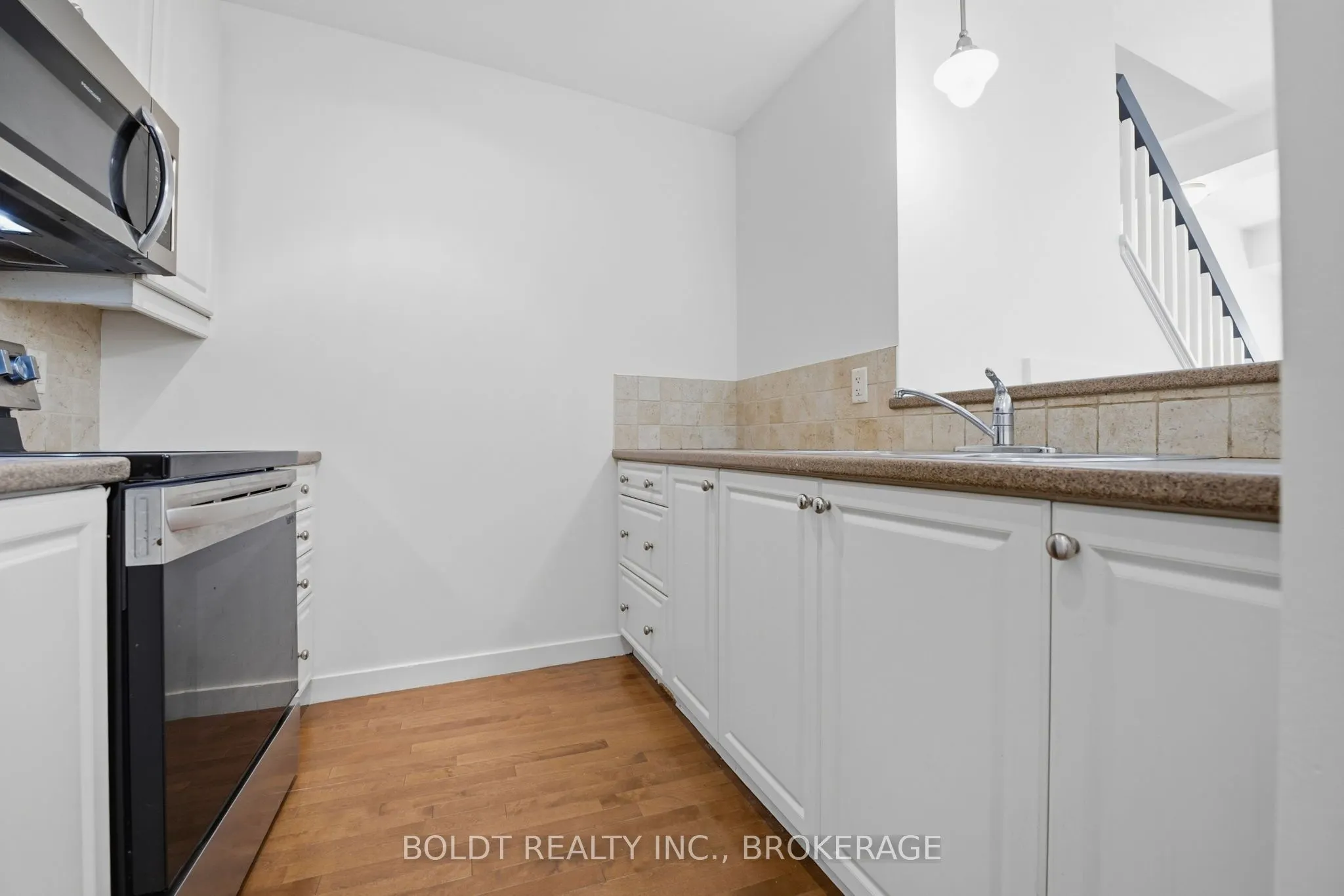 49 ONTARIO Street #8