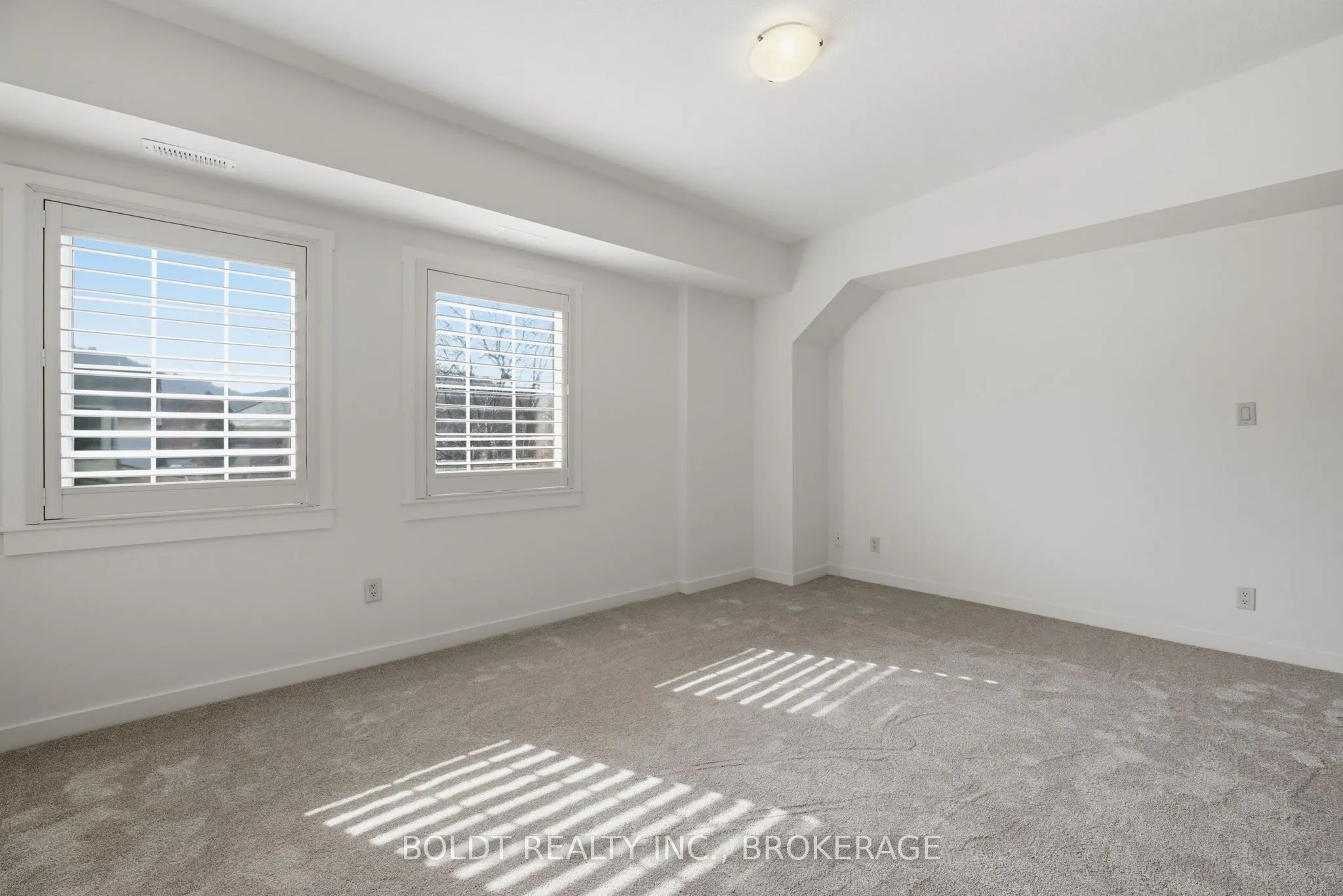 49 ONTARIO Street #8