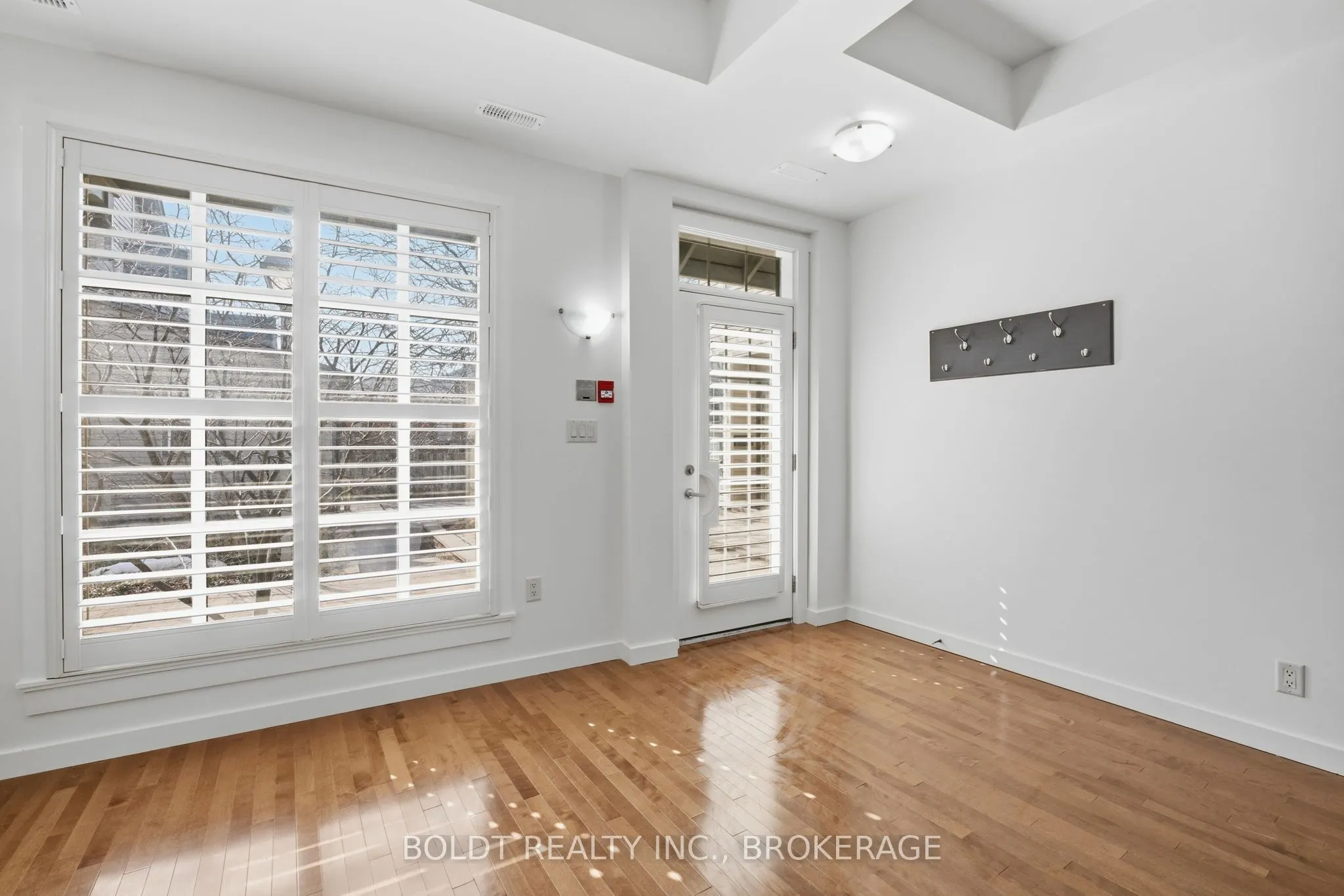 49 ONTARIO Street #8