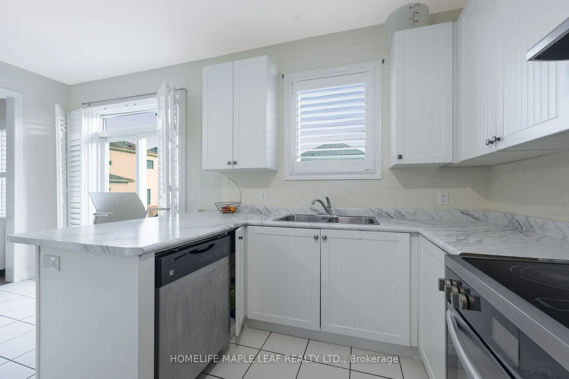 721 Cook Crescent