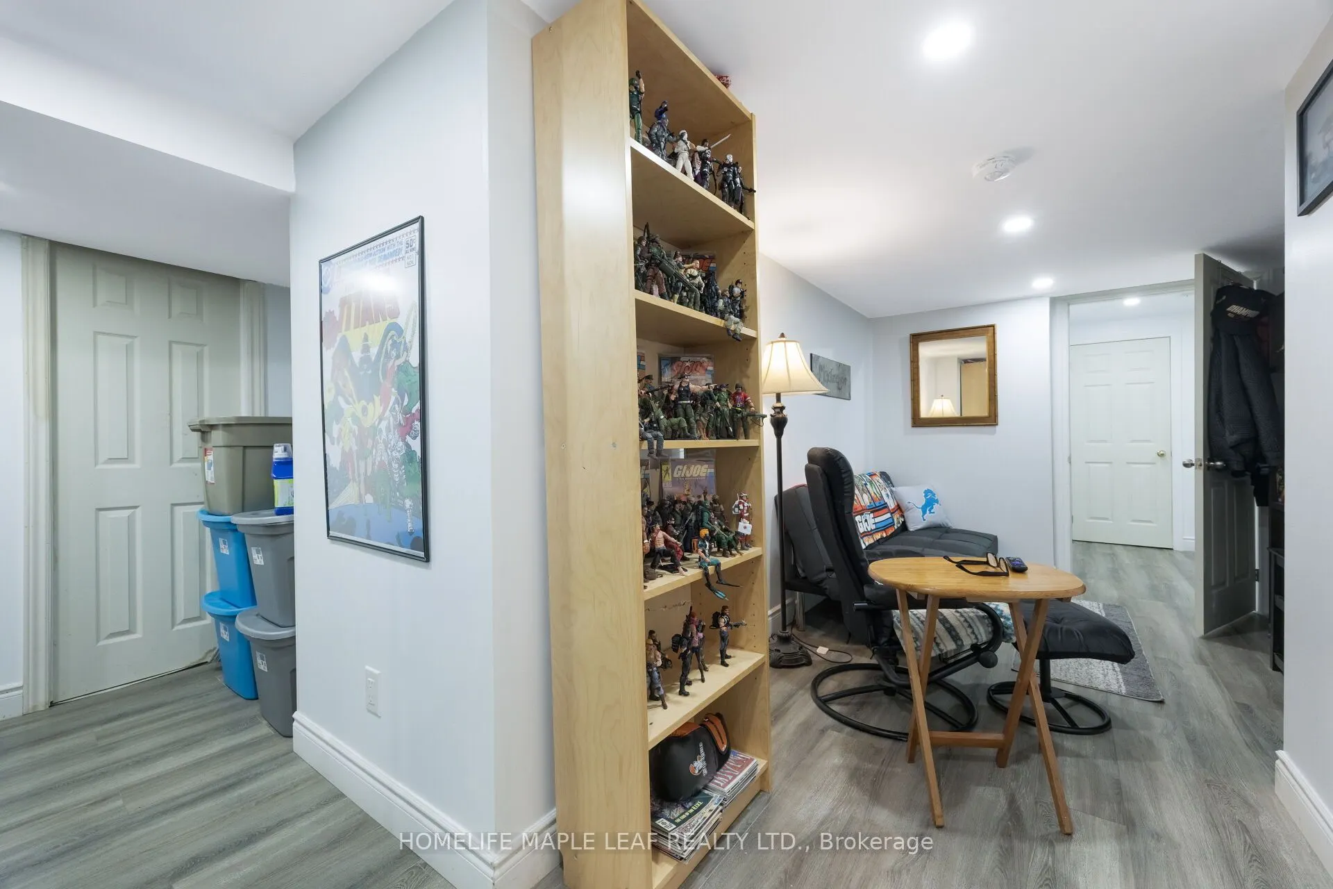 721 Cook Crescent