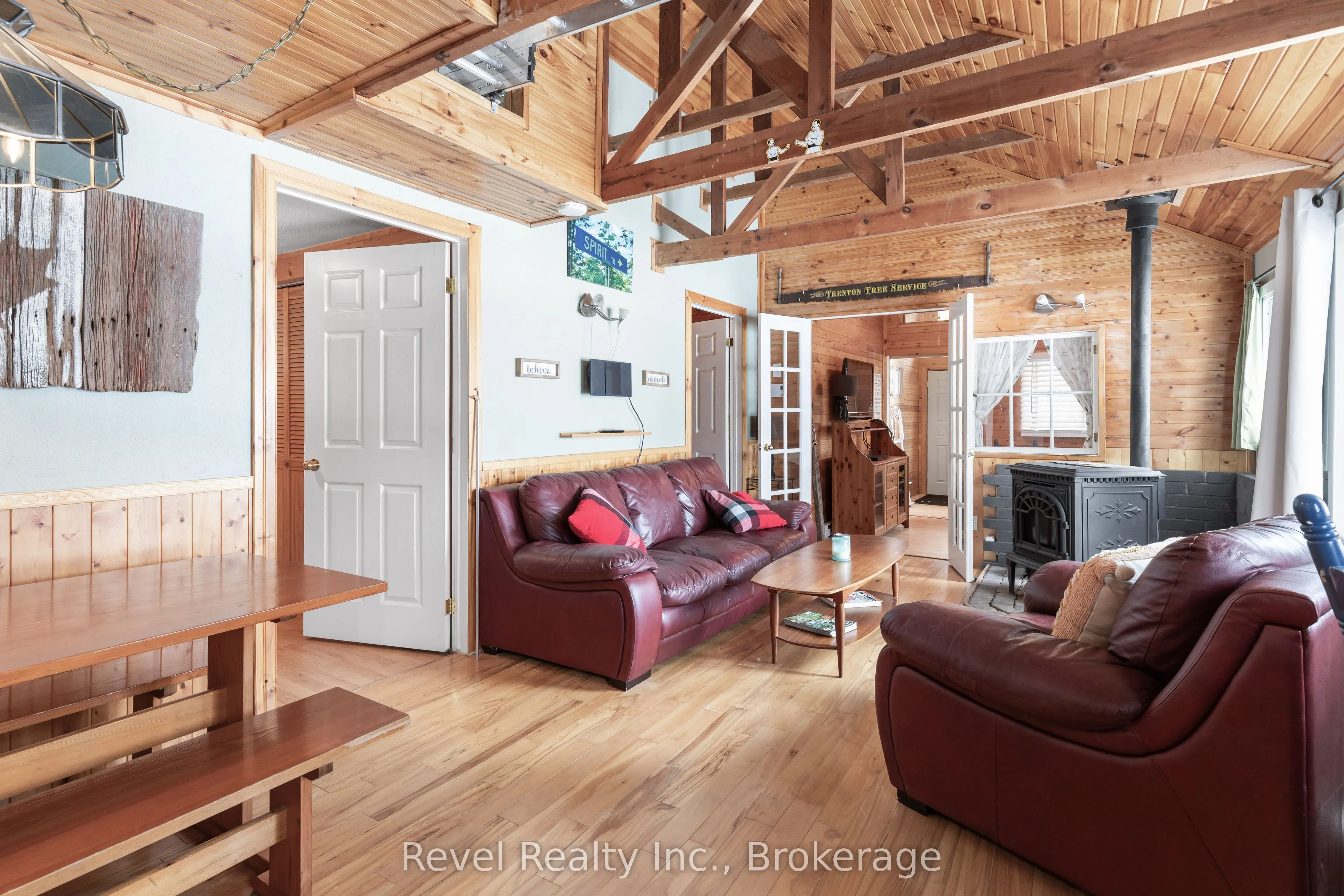 1129 LAKESHORE Road