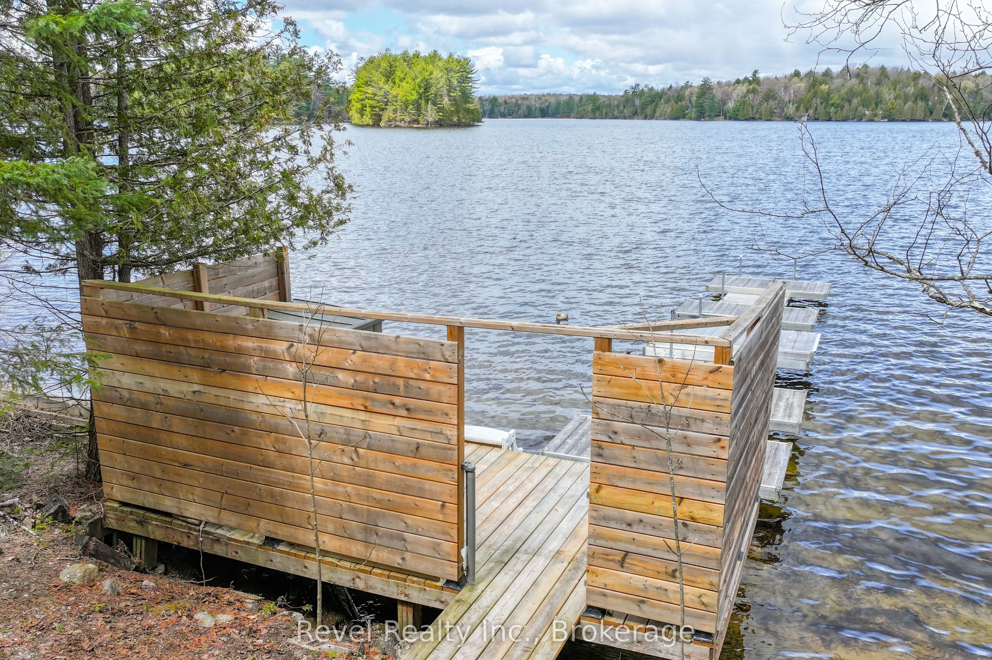1129 LAKESHORE Road