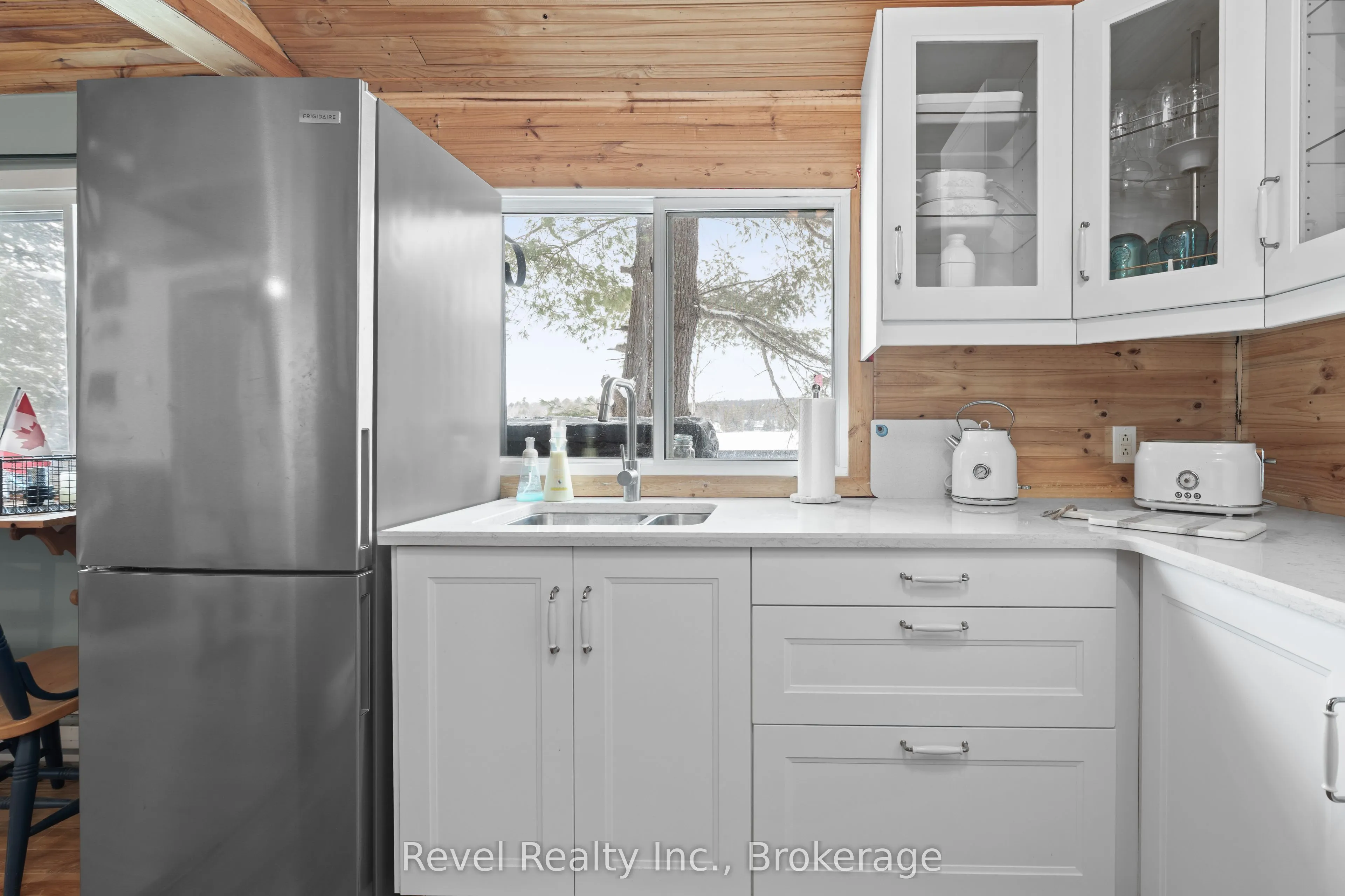 1129 LAKESHORE Road
