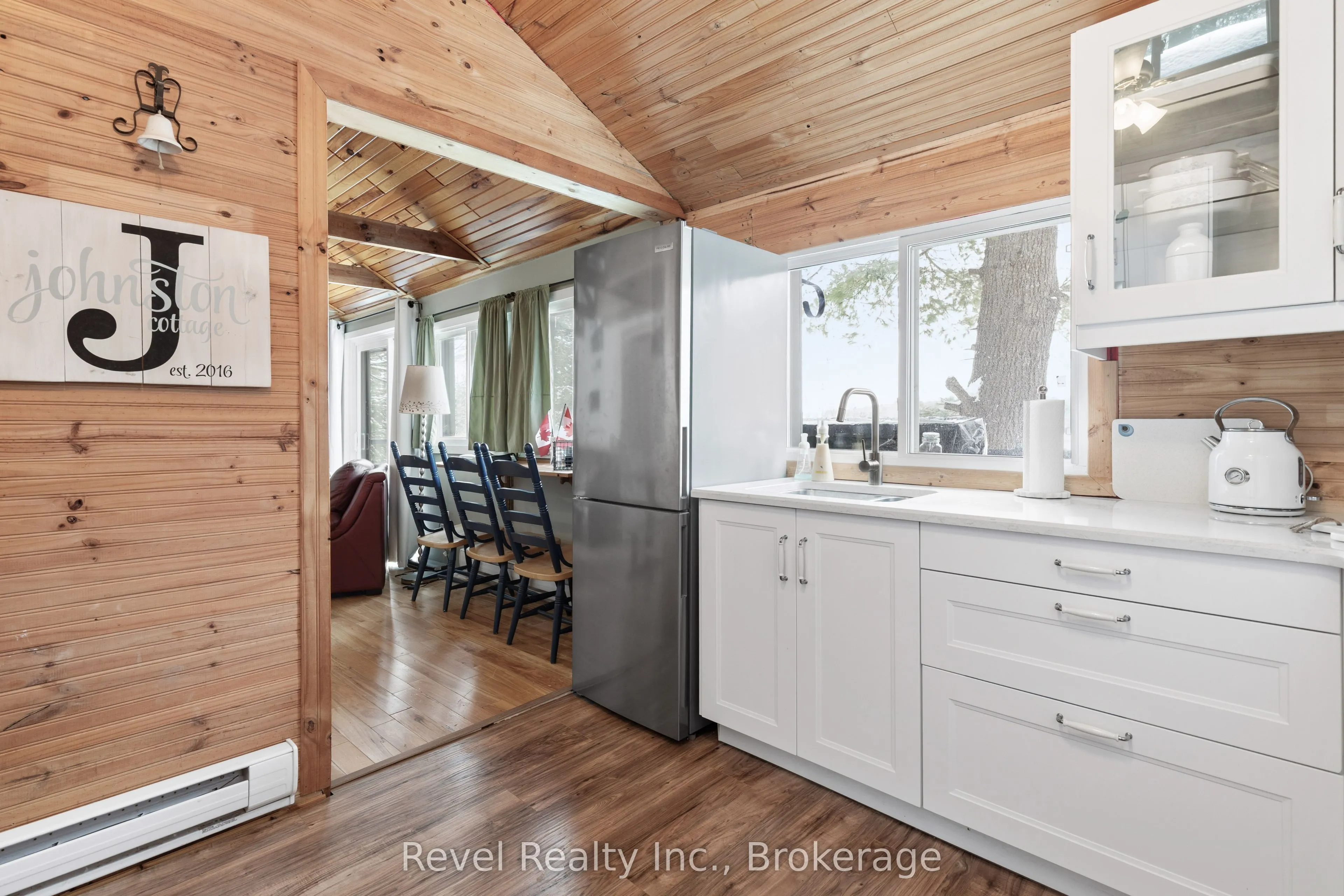 1129 LAKESHORE Road