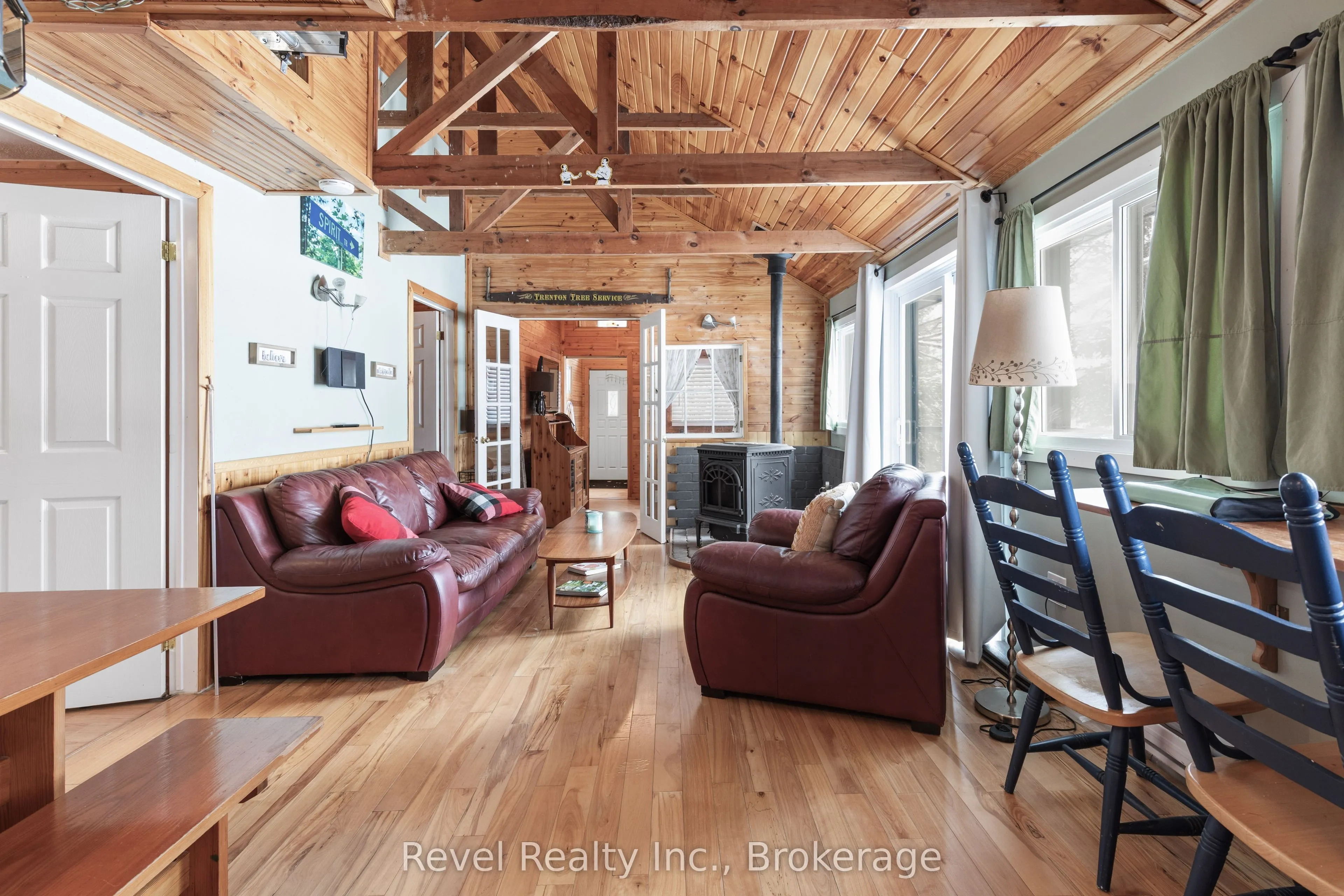 1129 LAKESHORE Road