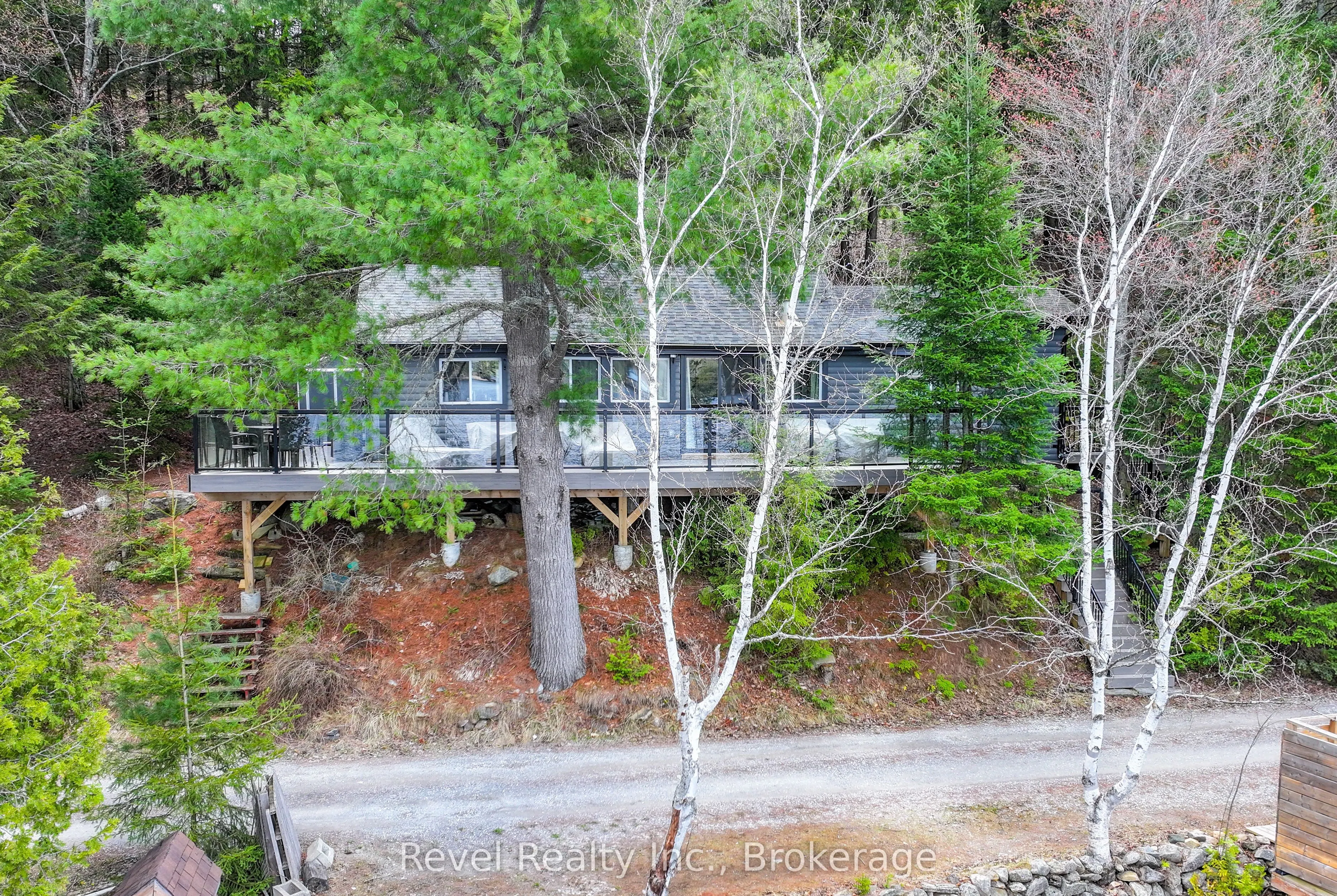 1129 LAKESHORE Road