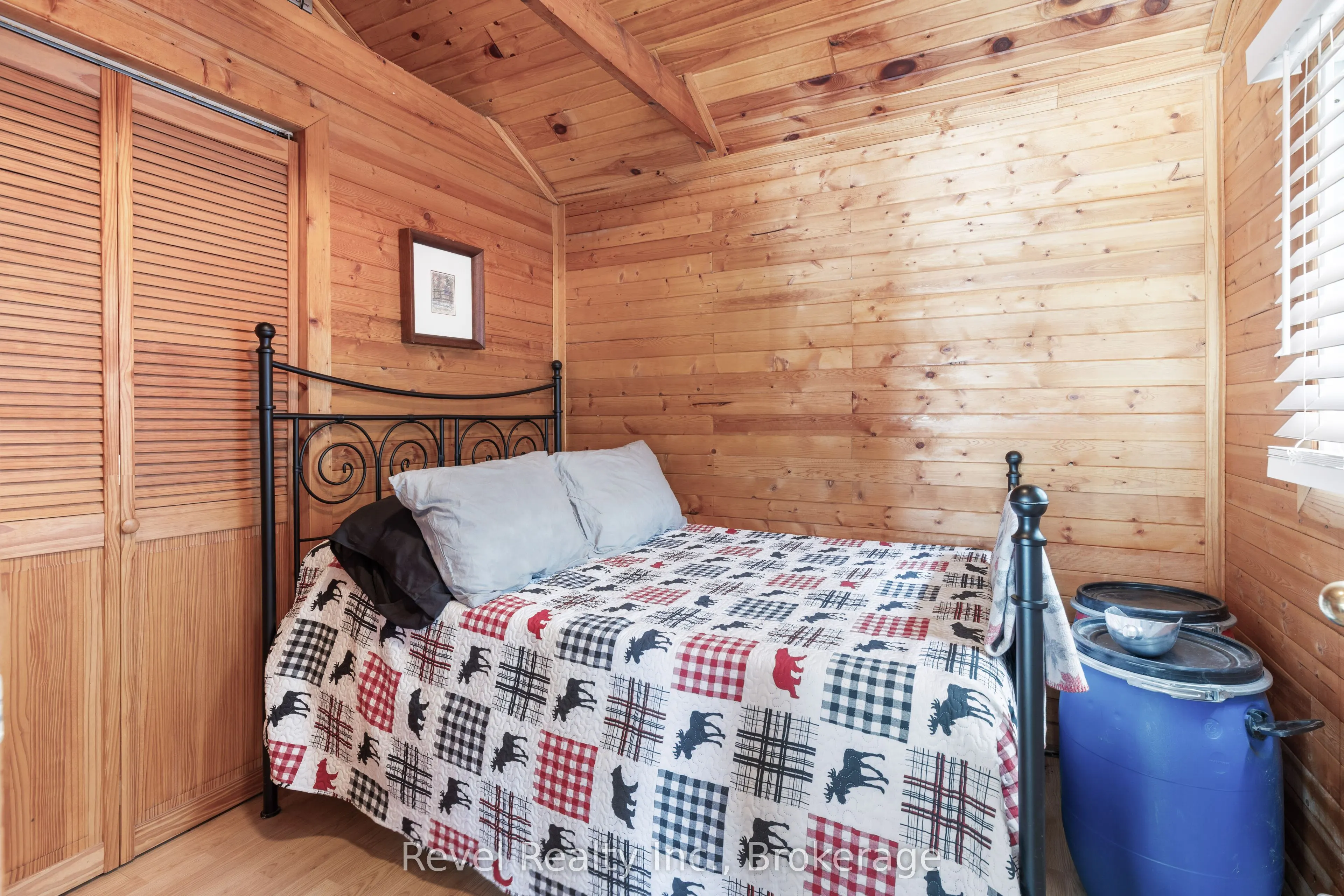 1129 LAKESHORE Road