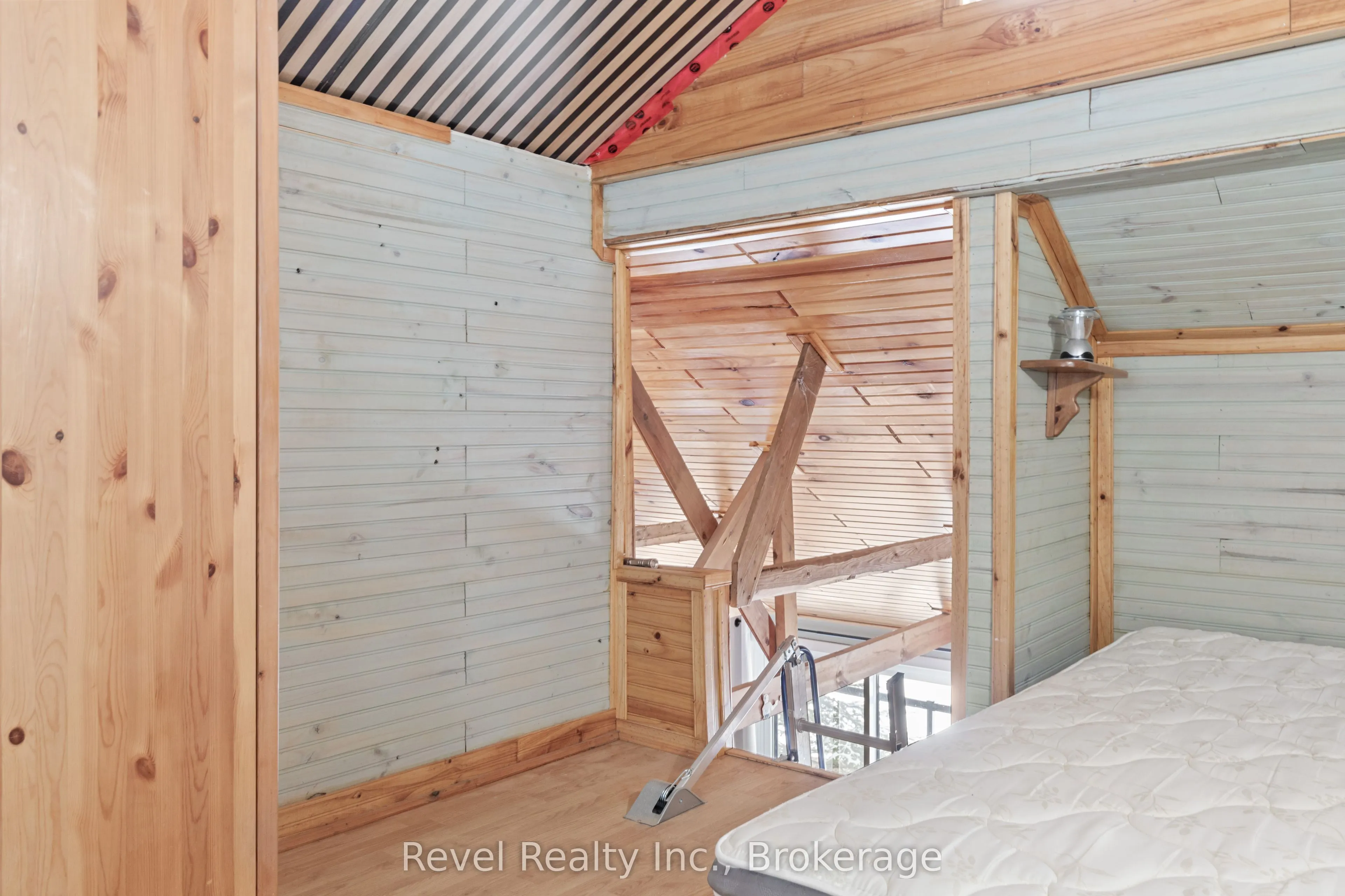 1129 LAKESHORE Road