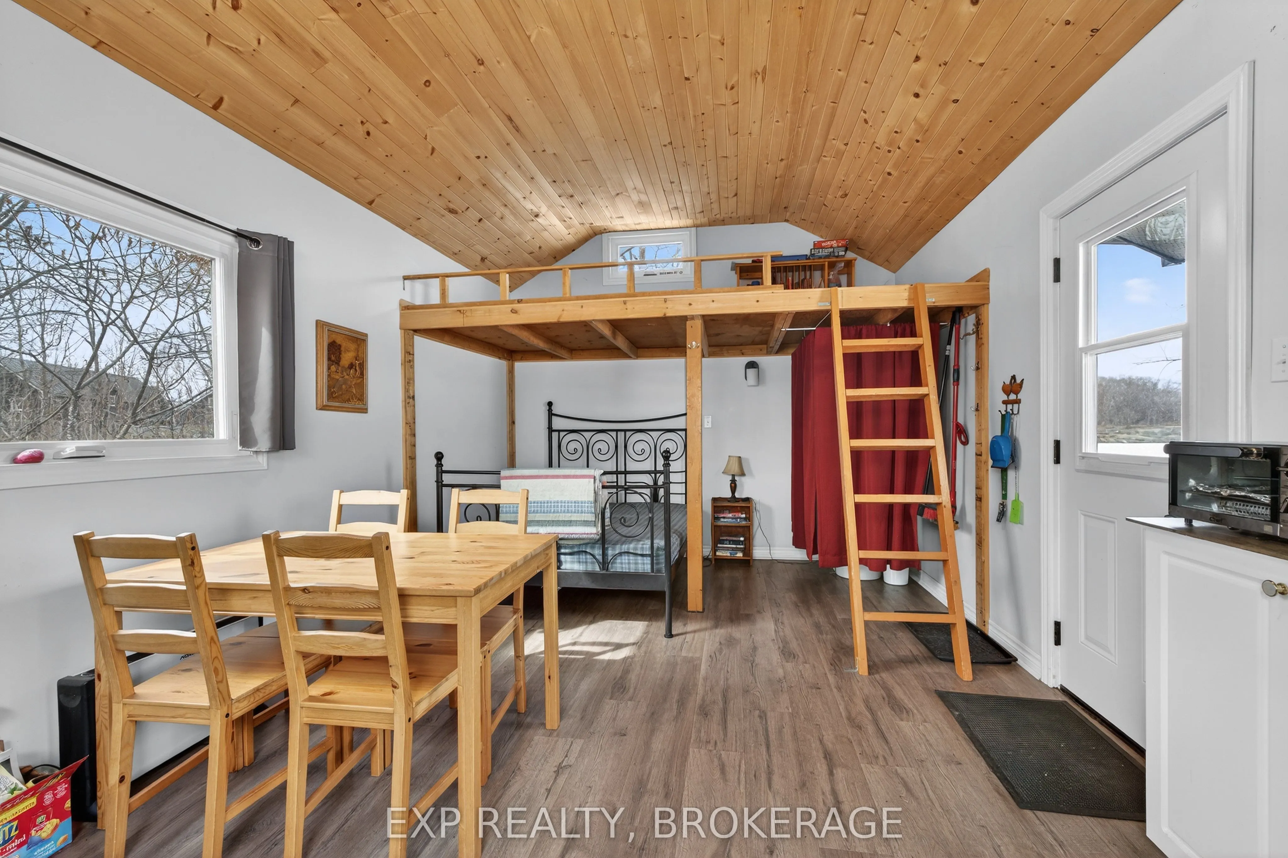 3855 HIDEAWAY Lane