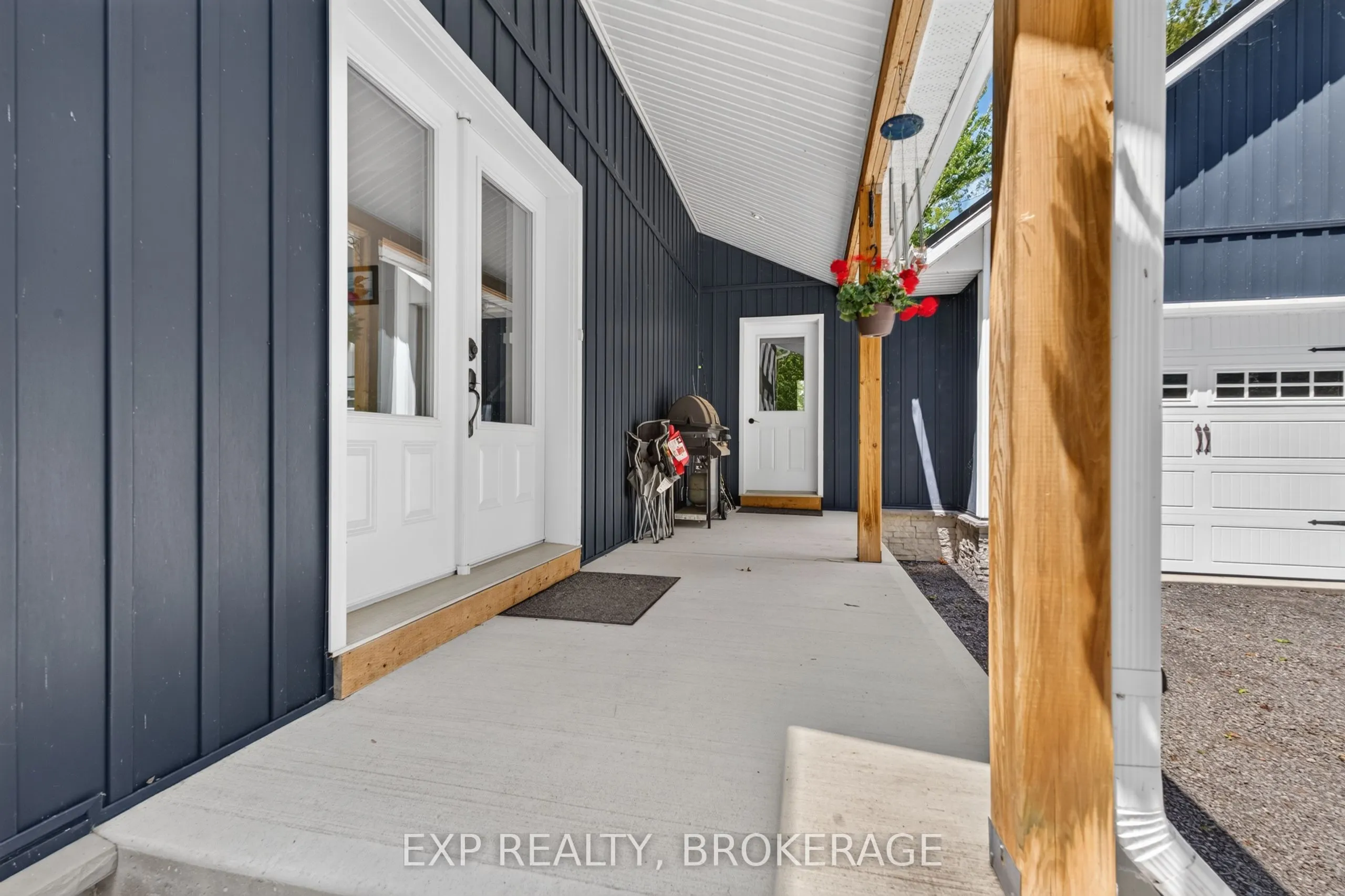 3855 HIDEAWAY Lane