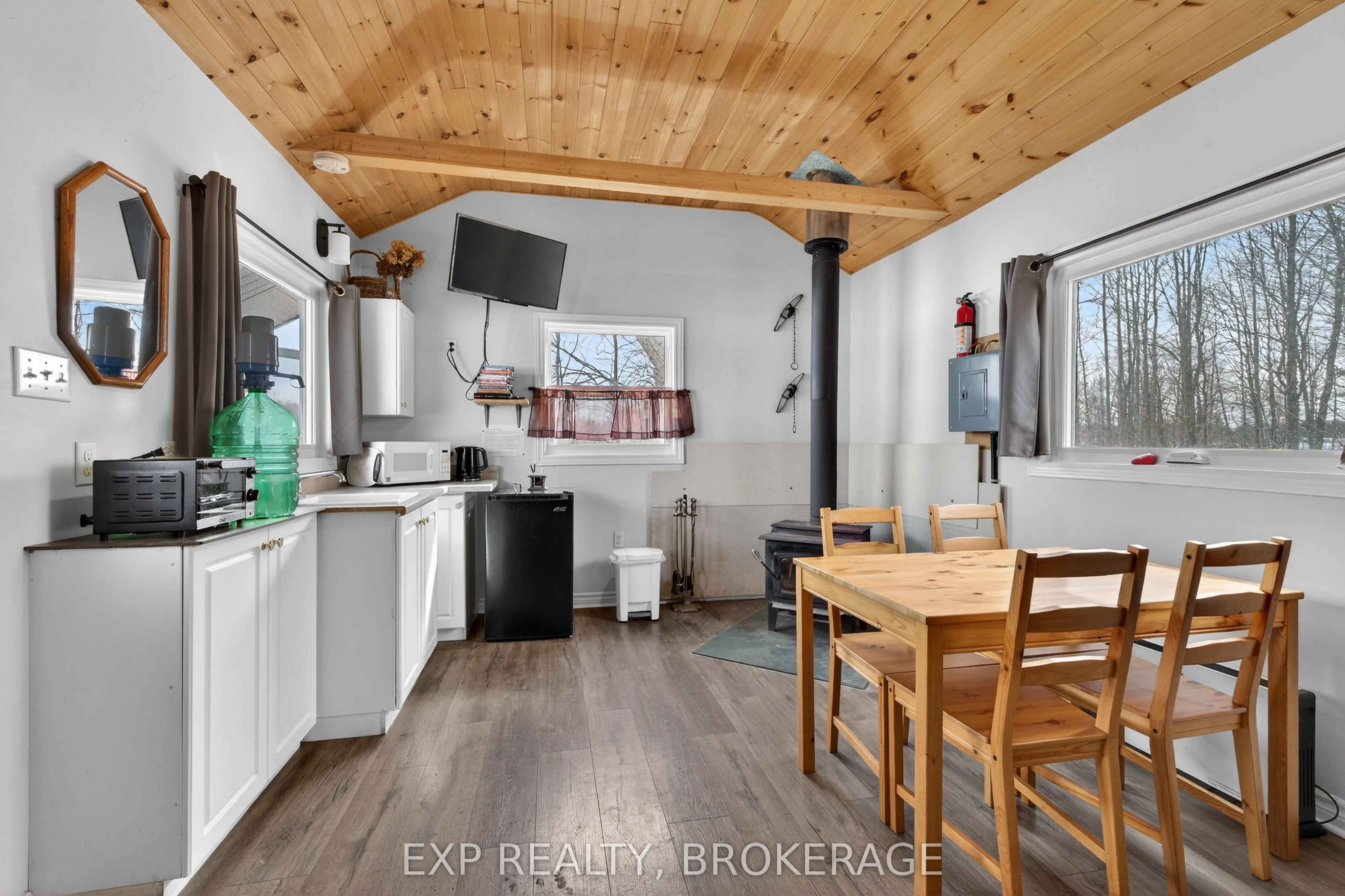3855 HIDEAWAY Lane
