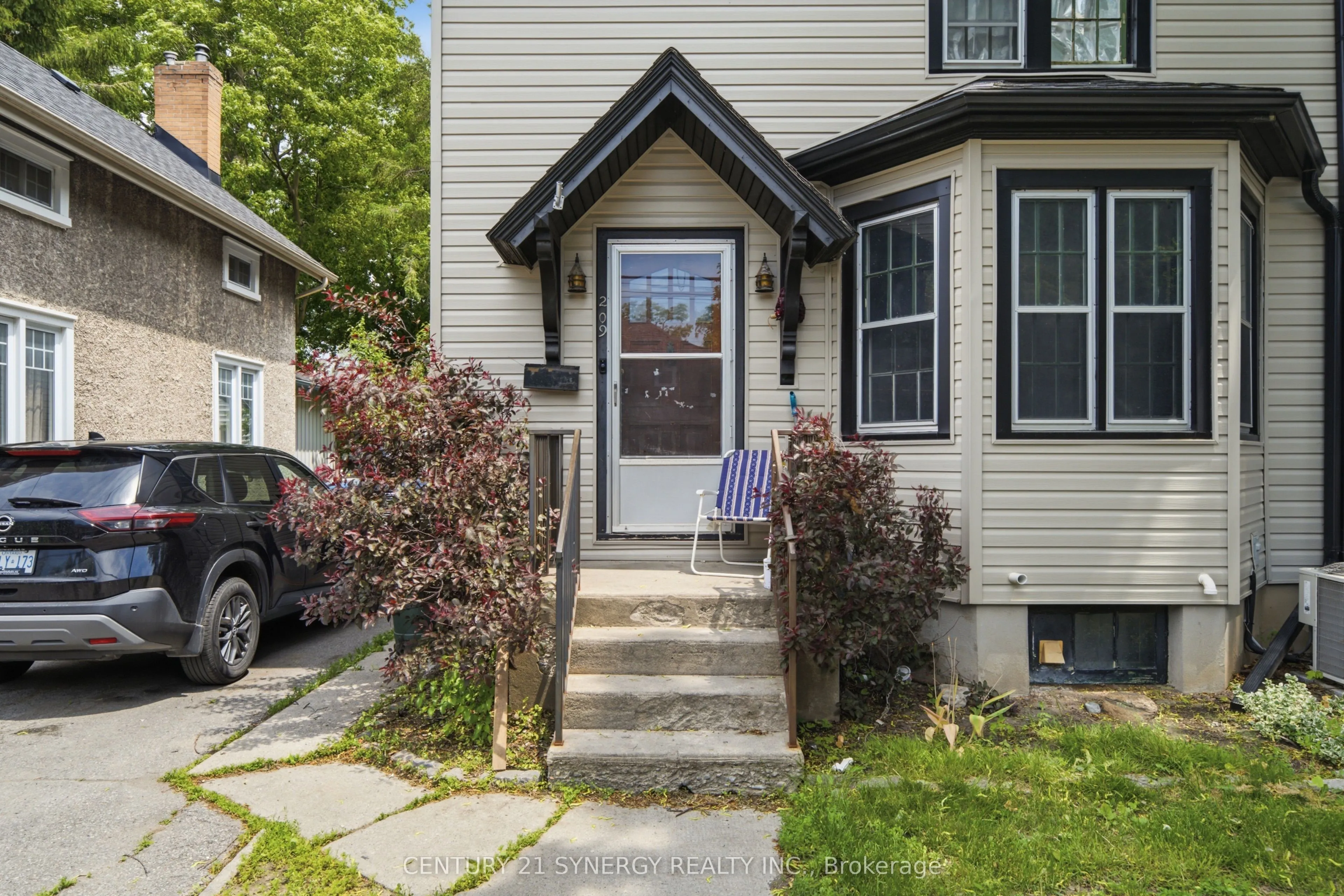 207-209 Foster Avenue