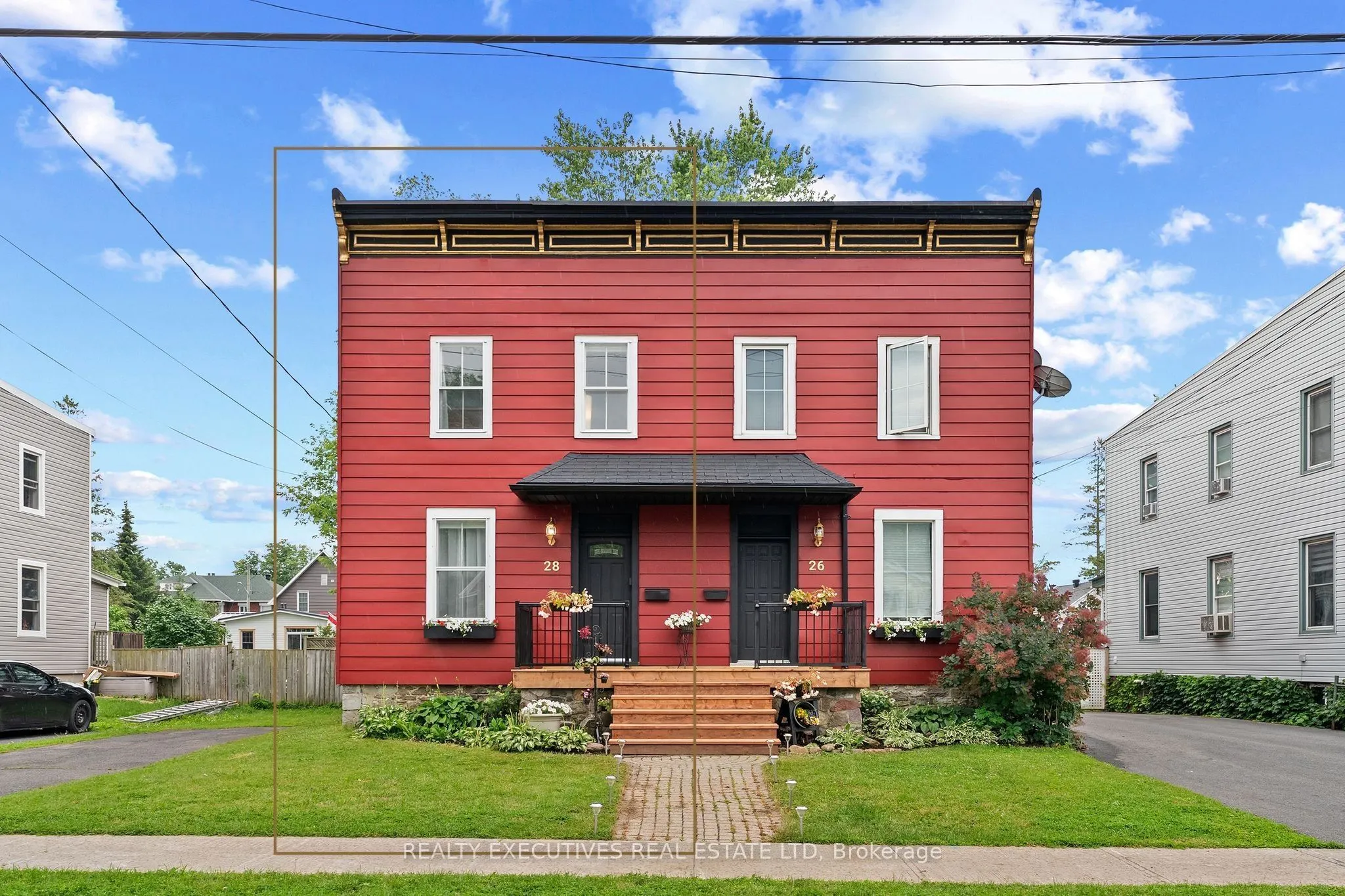 28 5th Street E