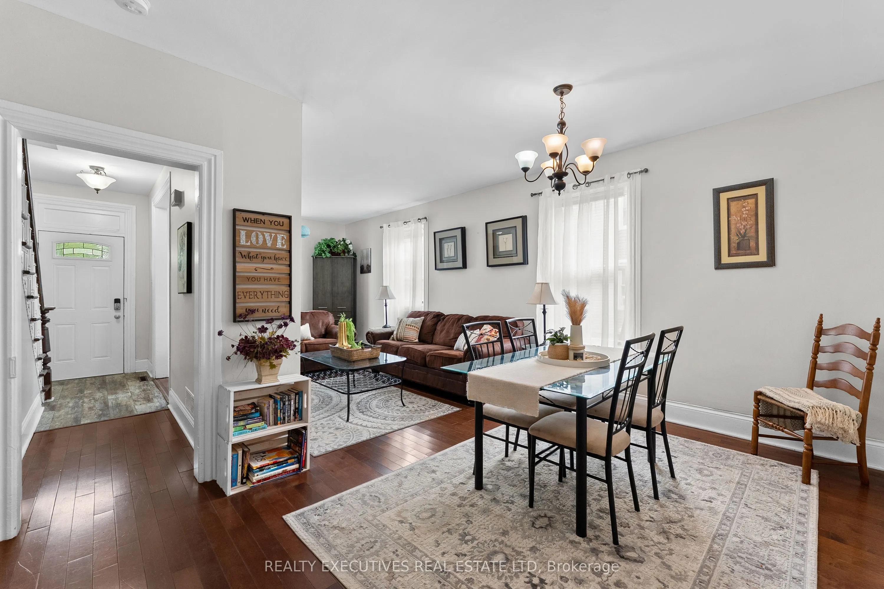 28 5th Street E