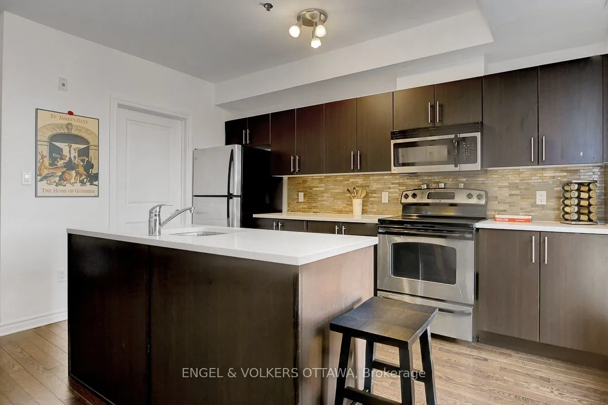 429 Kent Street #428