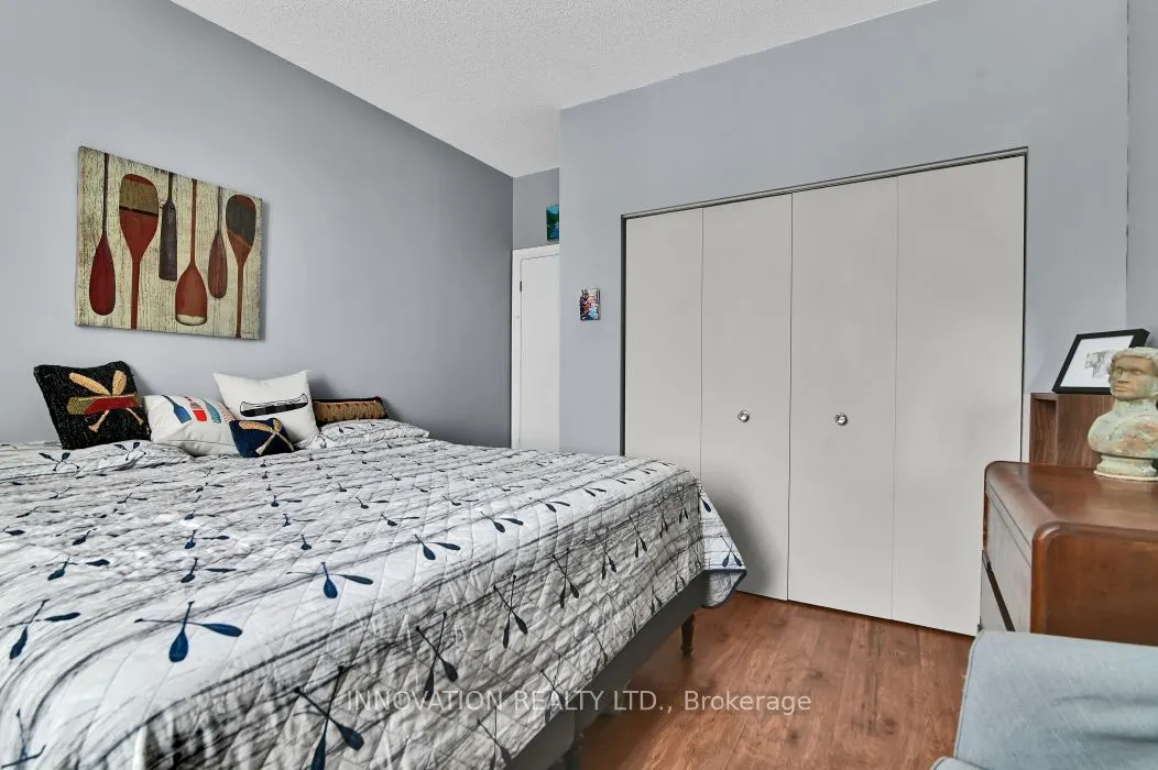 1 Rosamond Street E #319