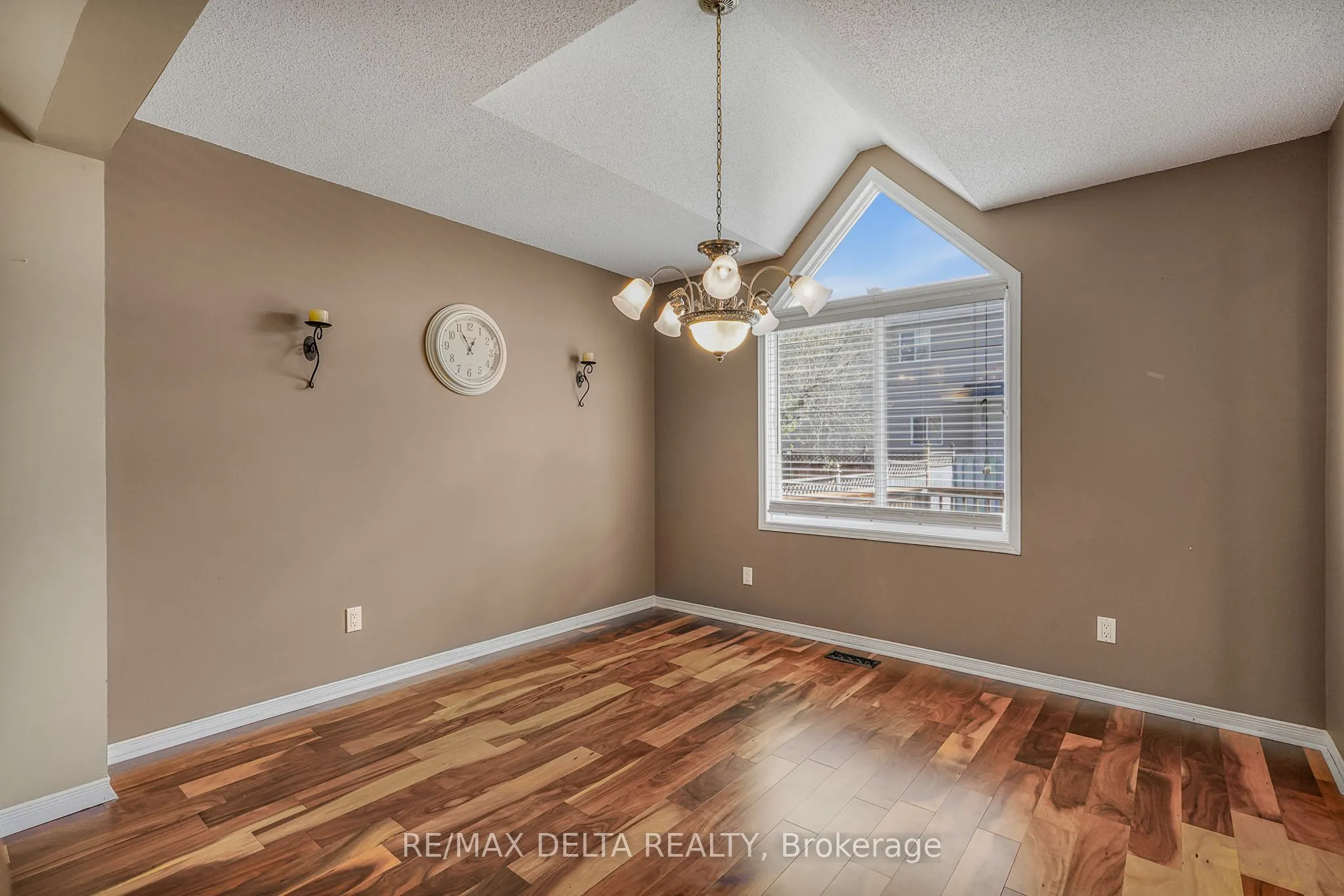 2218 Cecile Crescent