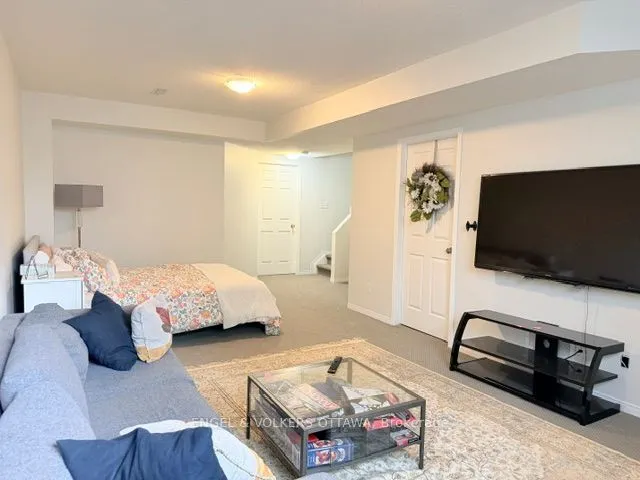 124 Landover Crescent