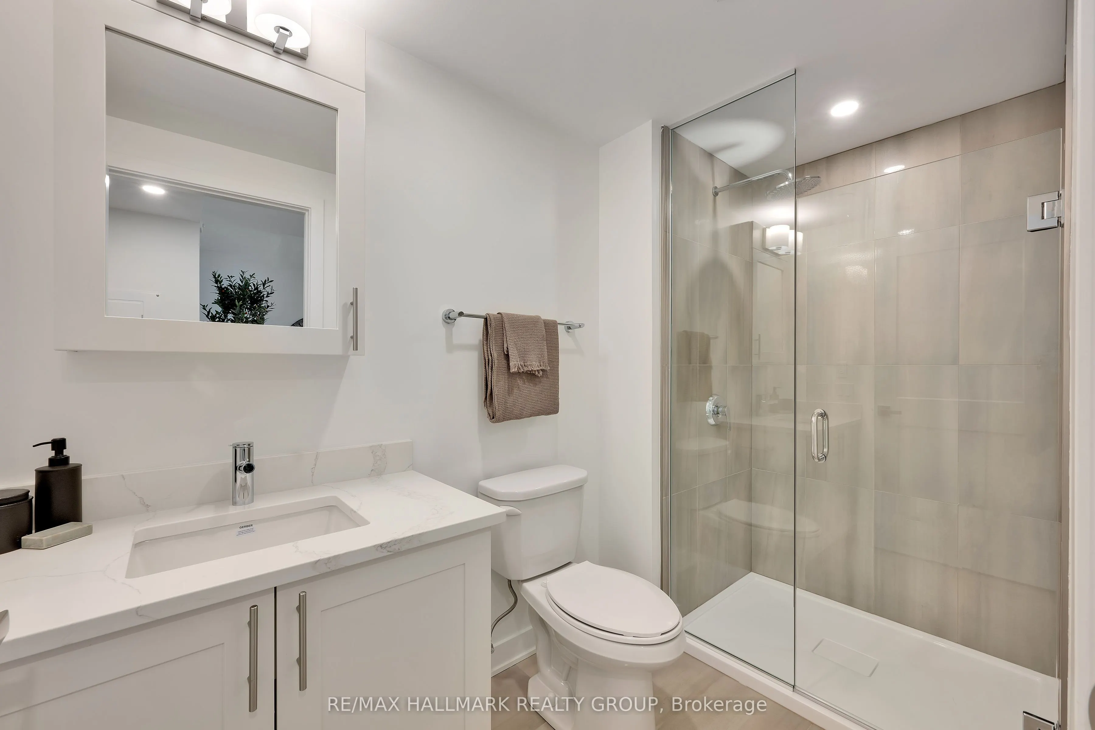 340 Queen Street #406