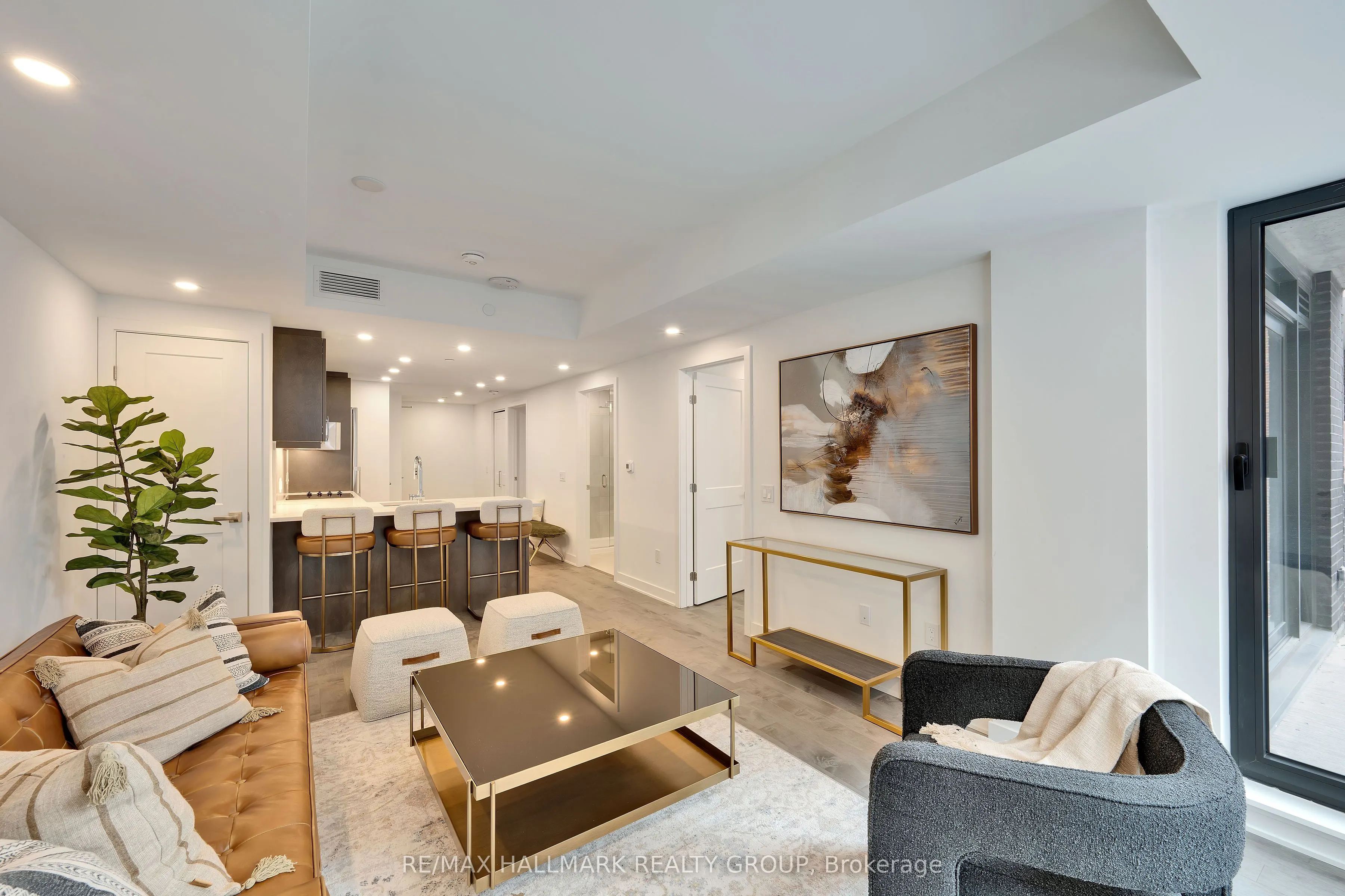 340 Queen Street #401