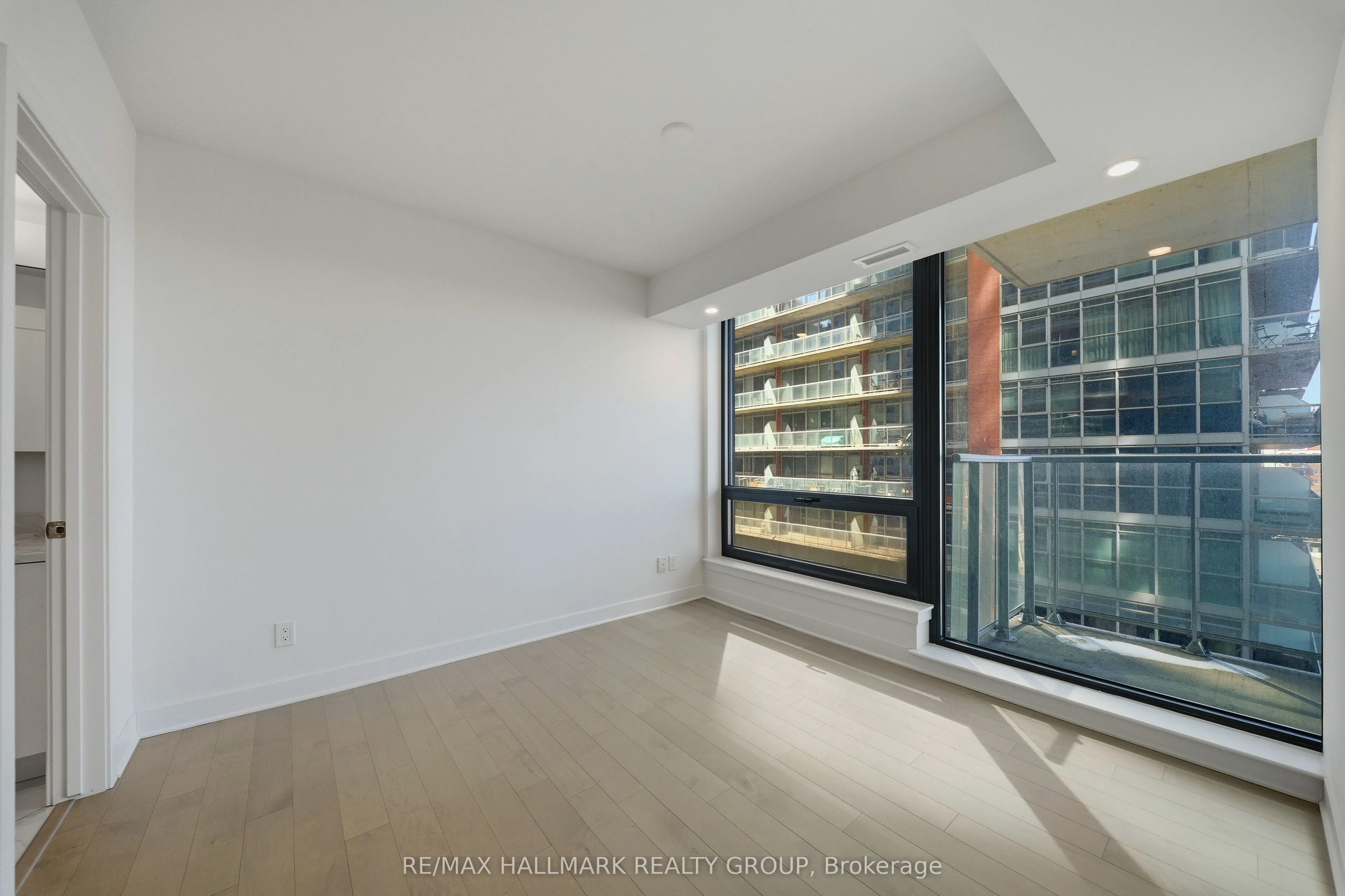 180 George Street #1407