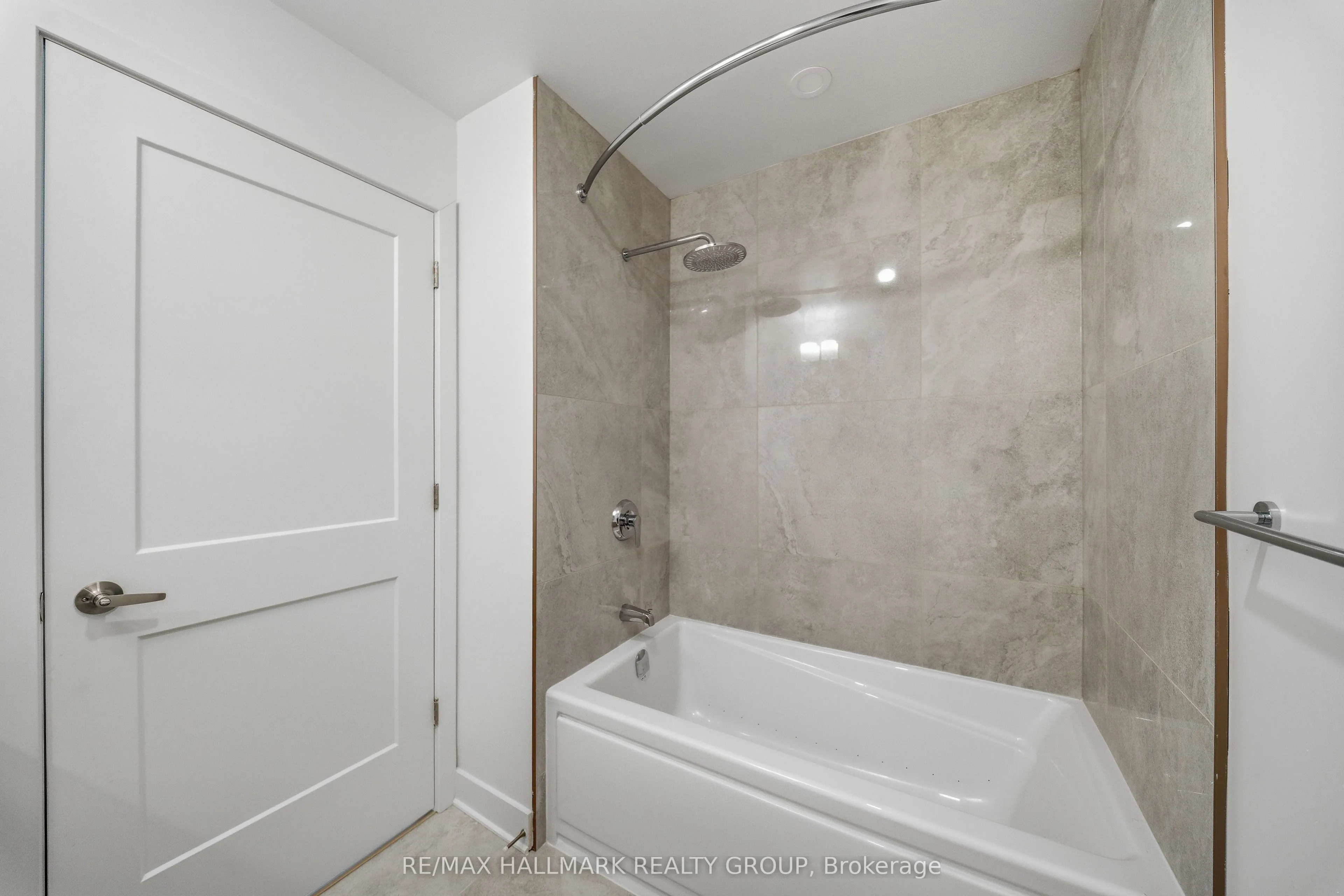 180 George Street #2601