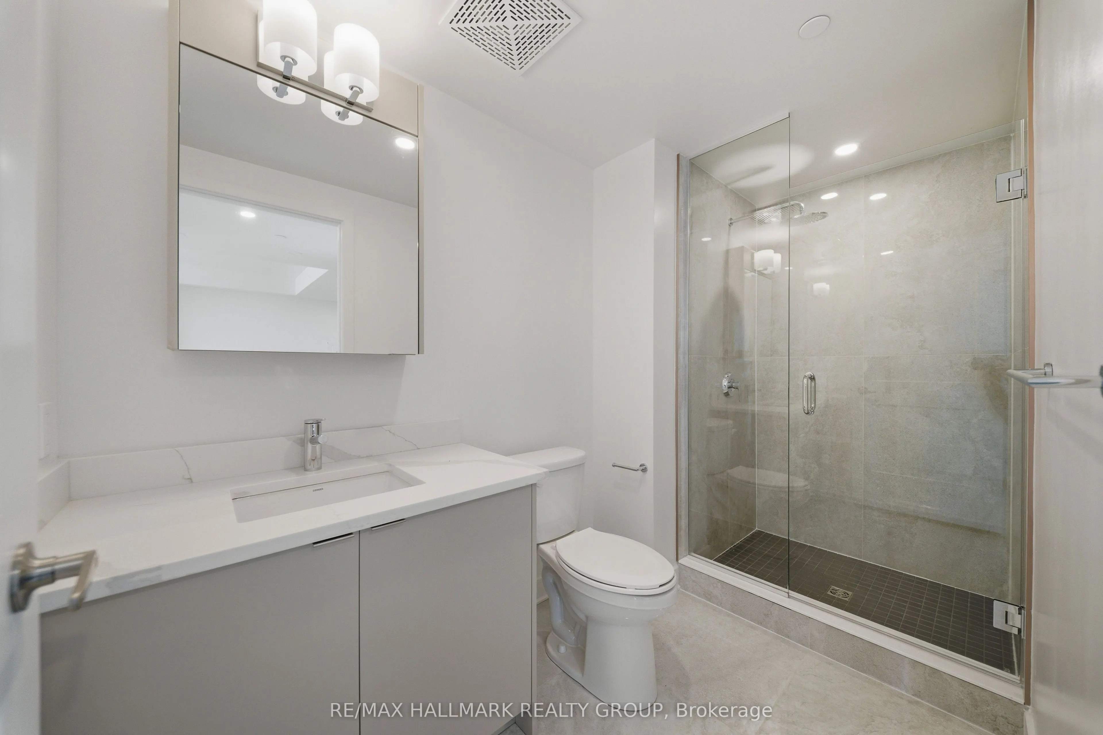 180 George Street #2603