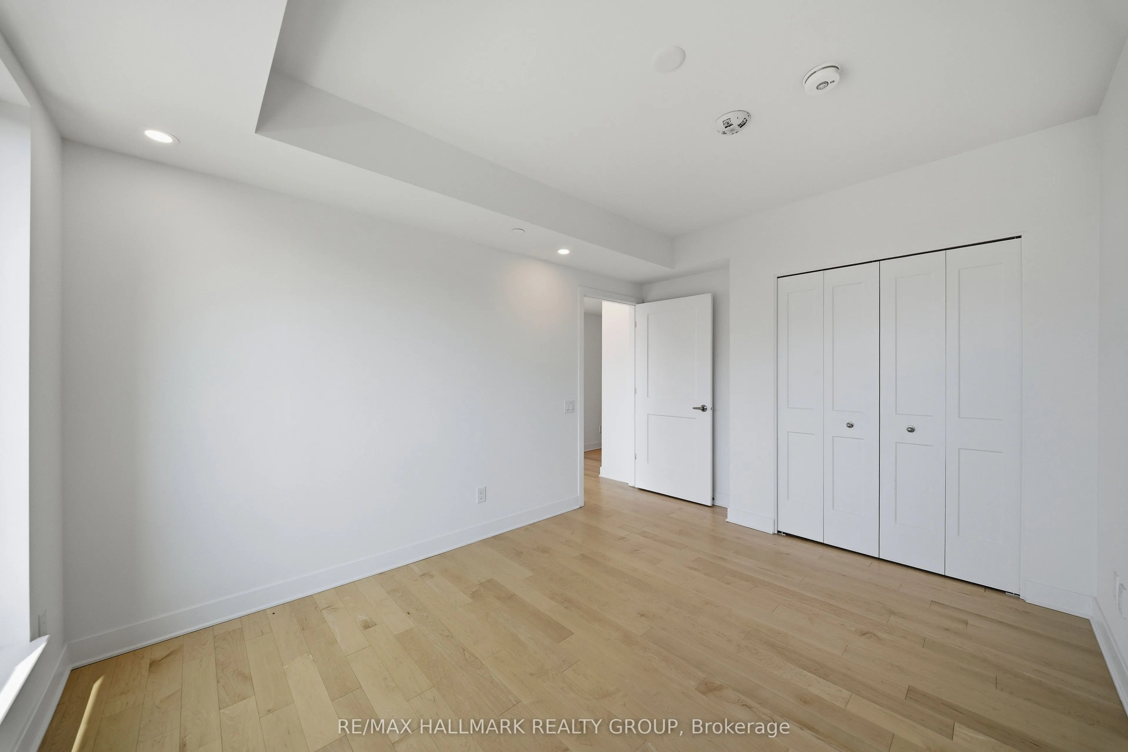 180 George Street #2202