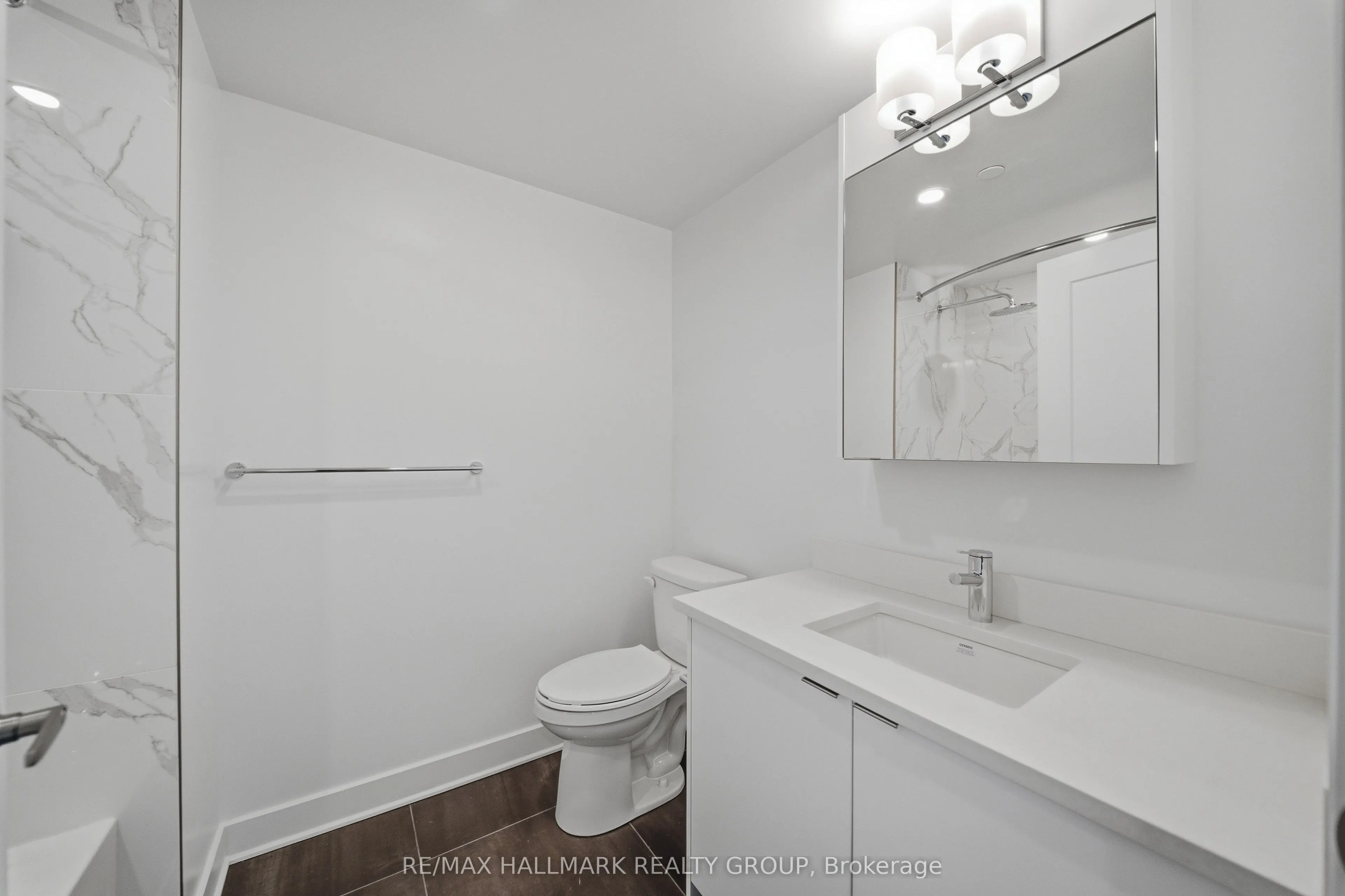 180 George Street #2202
